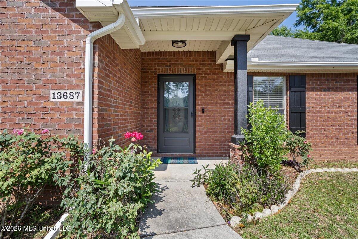 13687 Lawton Lane Property Photo 3