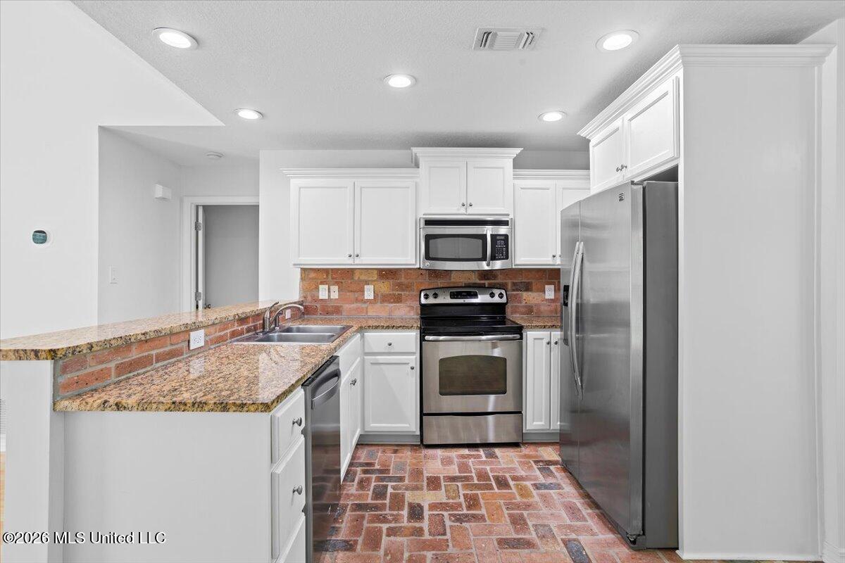13687 Lawton Lane Property Photo 10
