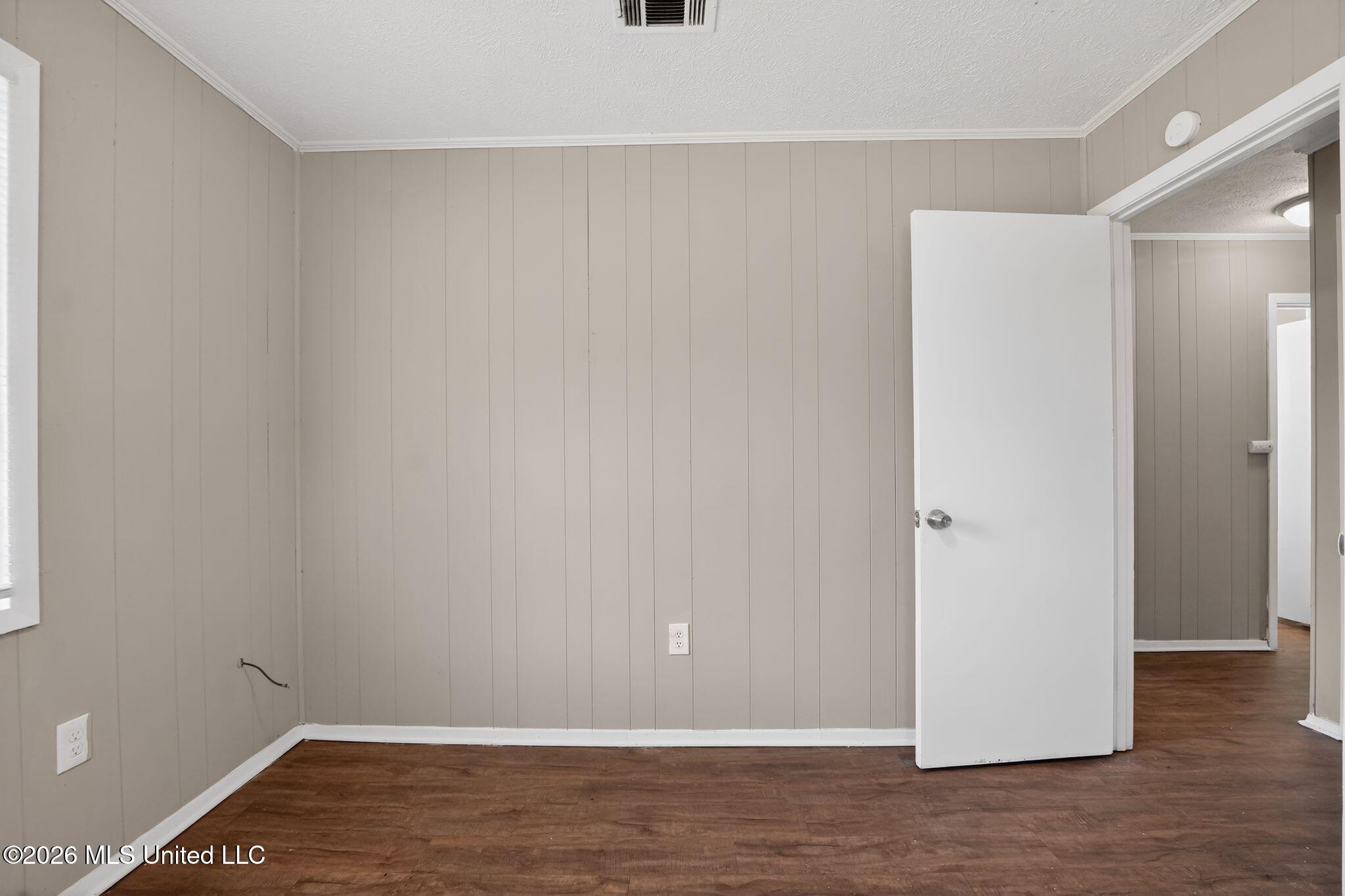 907 Tyler Street Property Photo 15