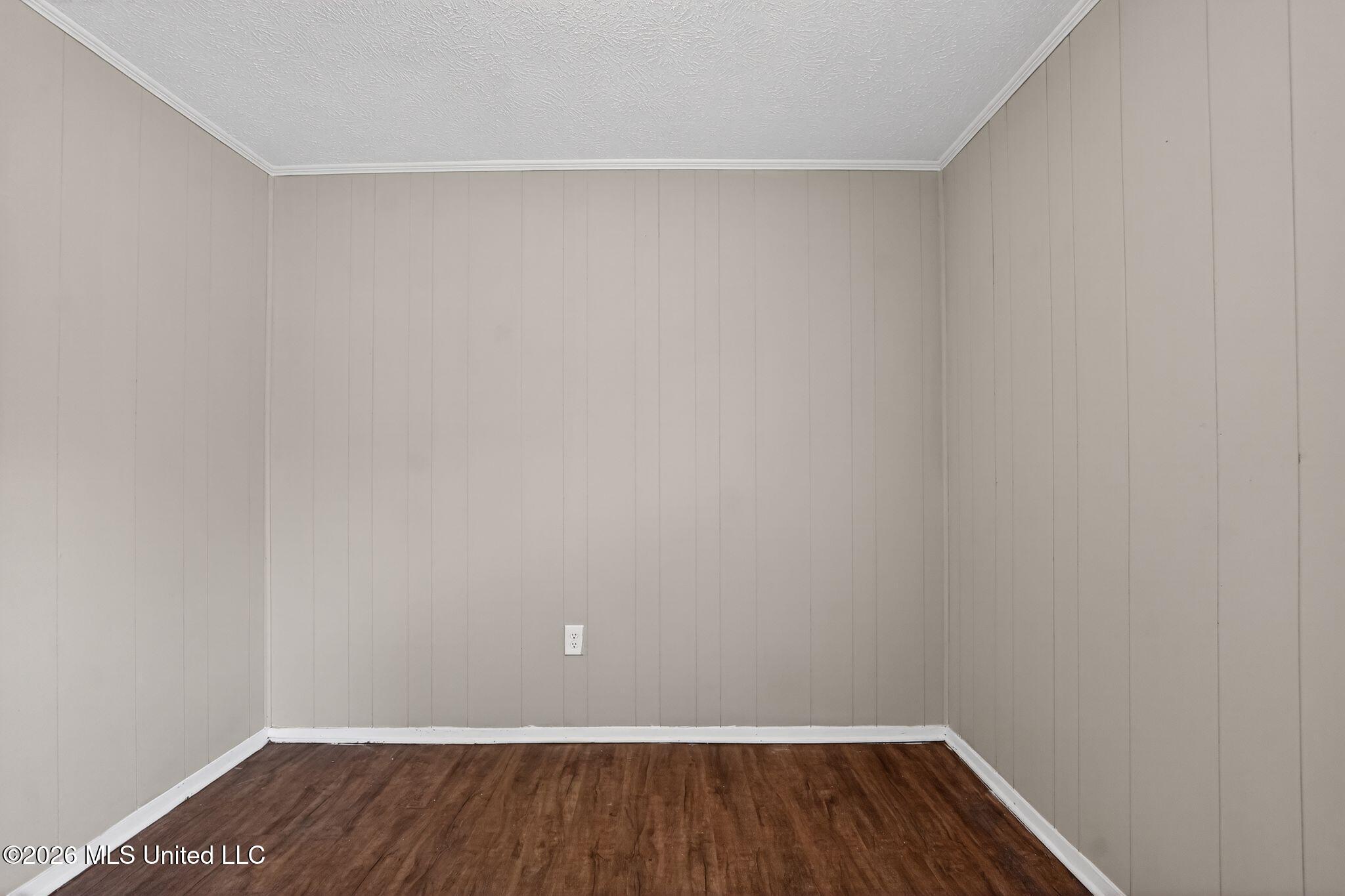907 Tyler Street Property Photo 17