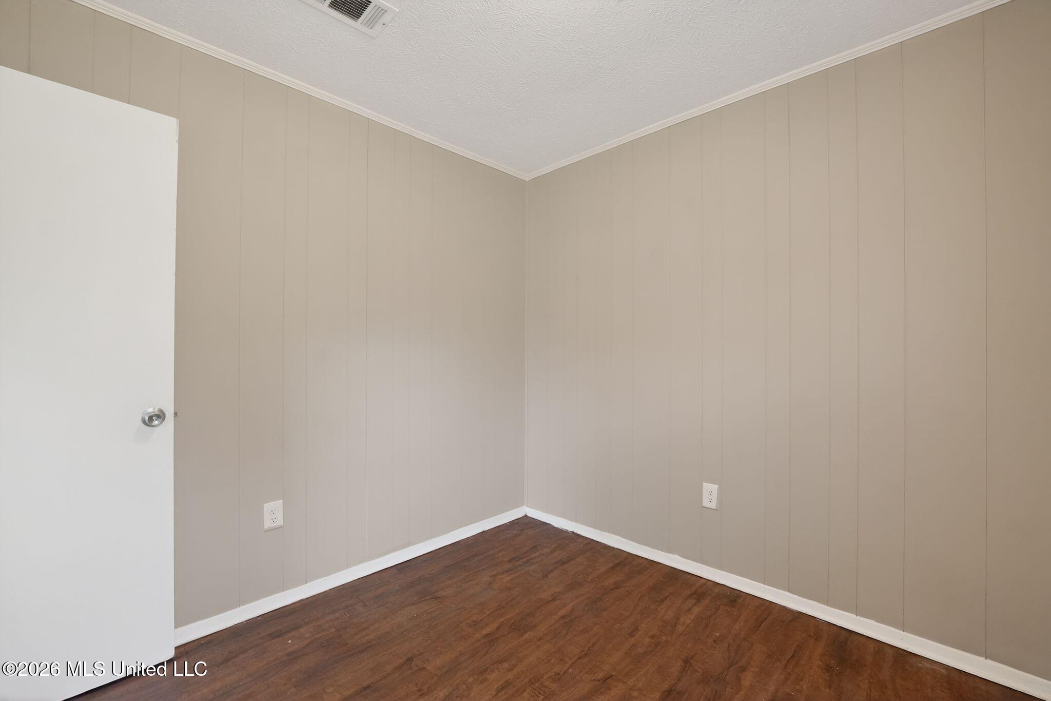 907 Tyler Street Property Photo 18