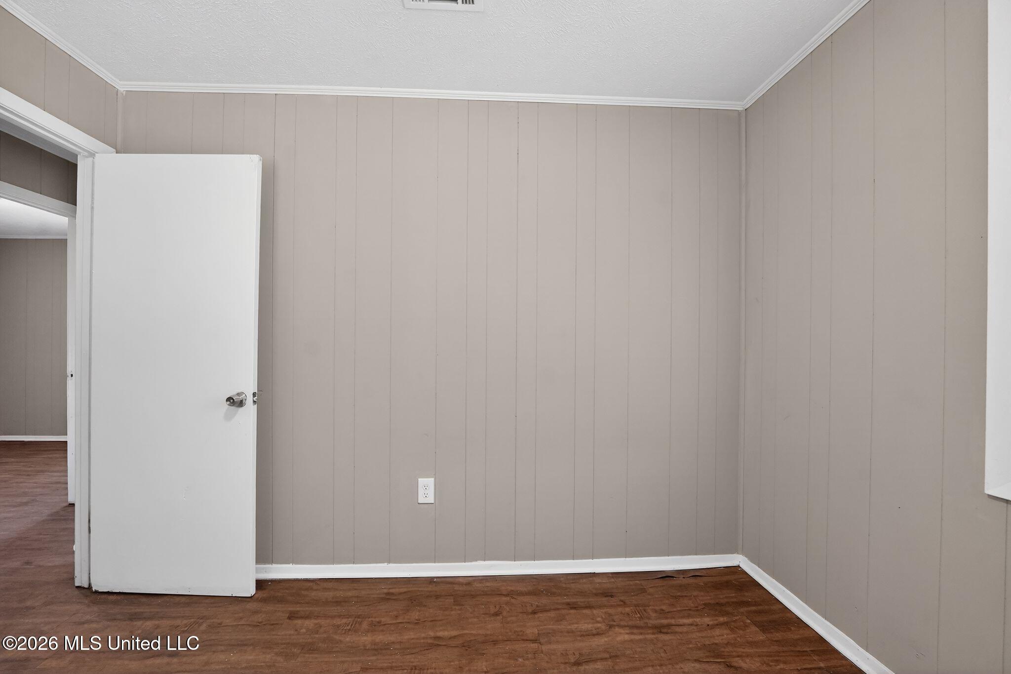 907 Tyler Street Property Photo 23