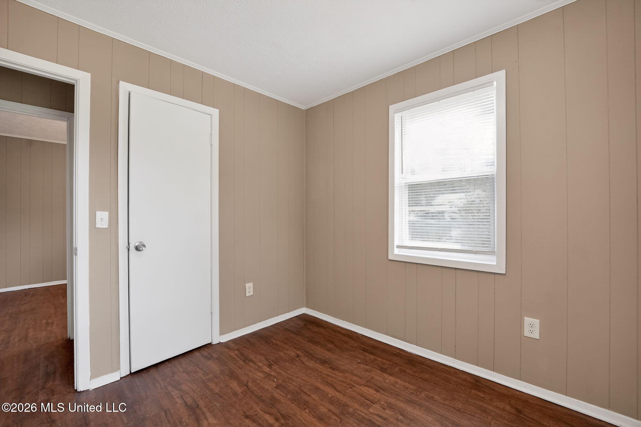 907 Tyler Street Property Photo 27