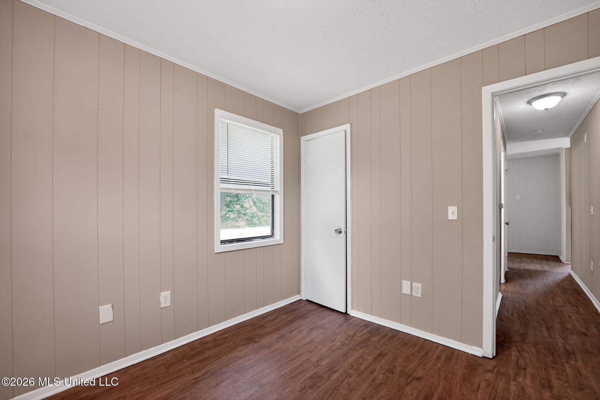 907 Tyler Street Property Photo 28