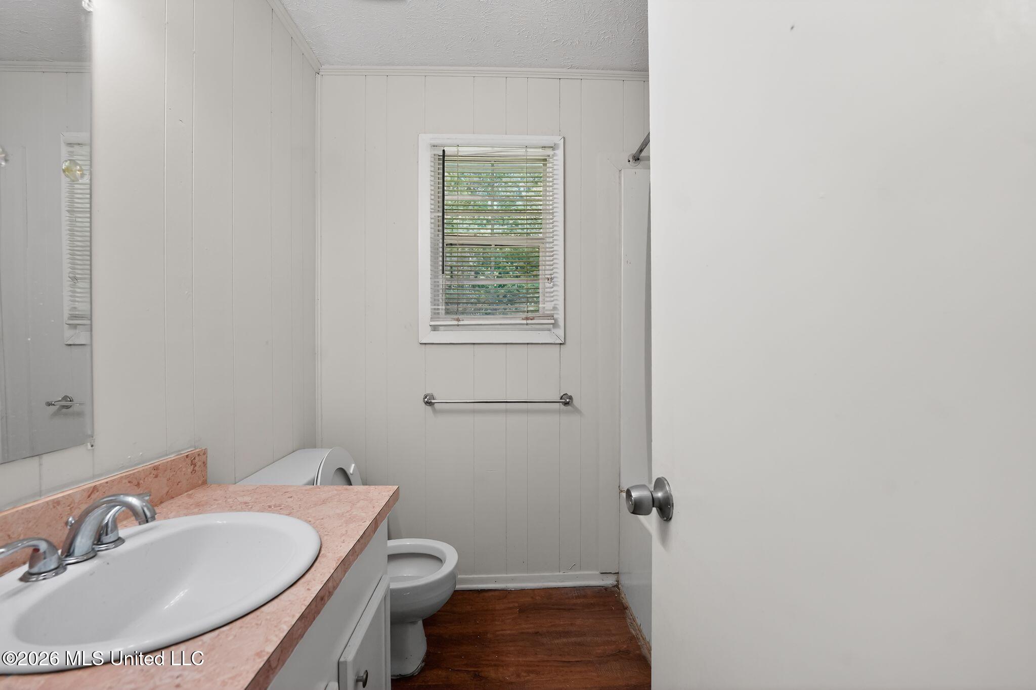 907 Tyler Street Property Photo 33
