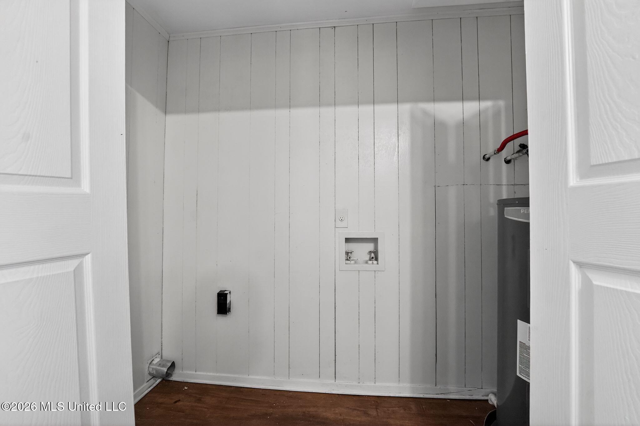 907 Tyler Street Property Photo 34