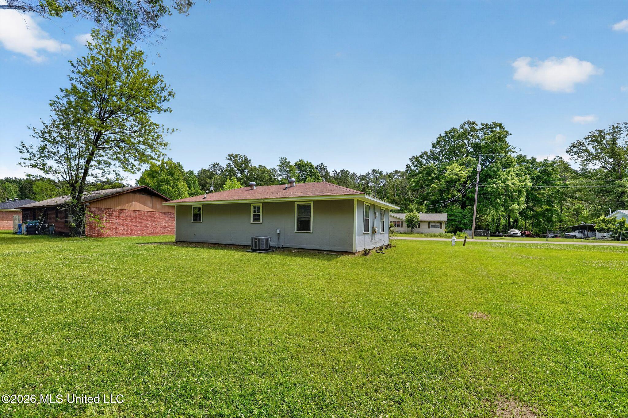 907 Tyler Street Property Photo 35