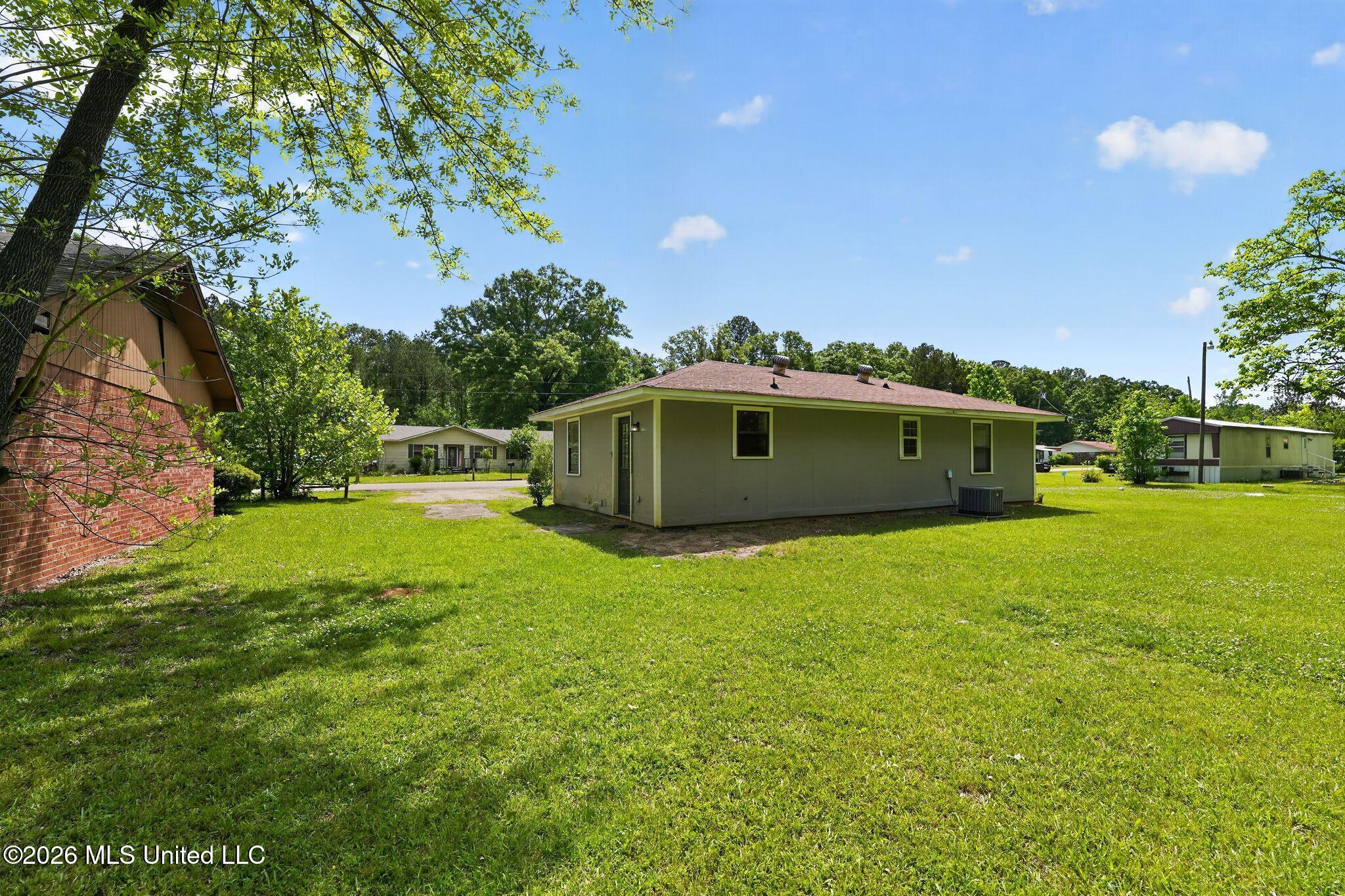 907 Tyler Street Property Photo 37