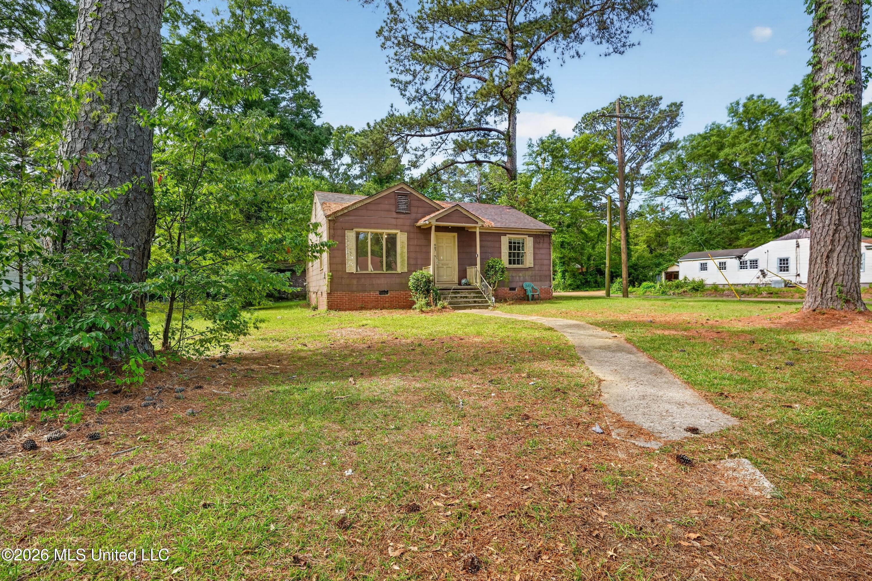 603 Launcelot Road Property Photo 2