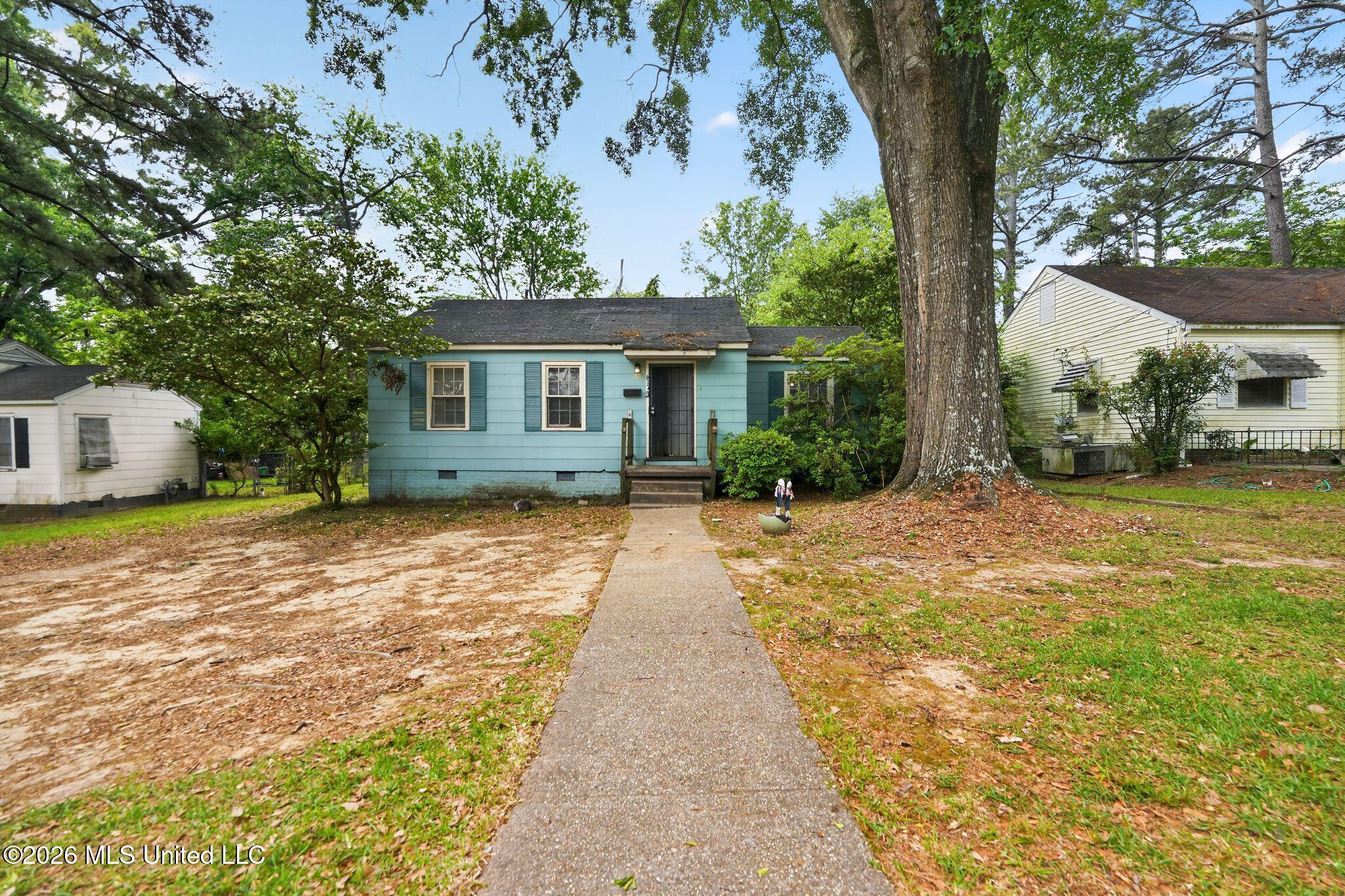 617 Woodbury Road Property Photo 1
