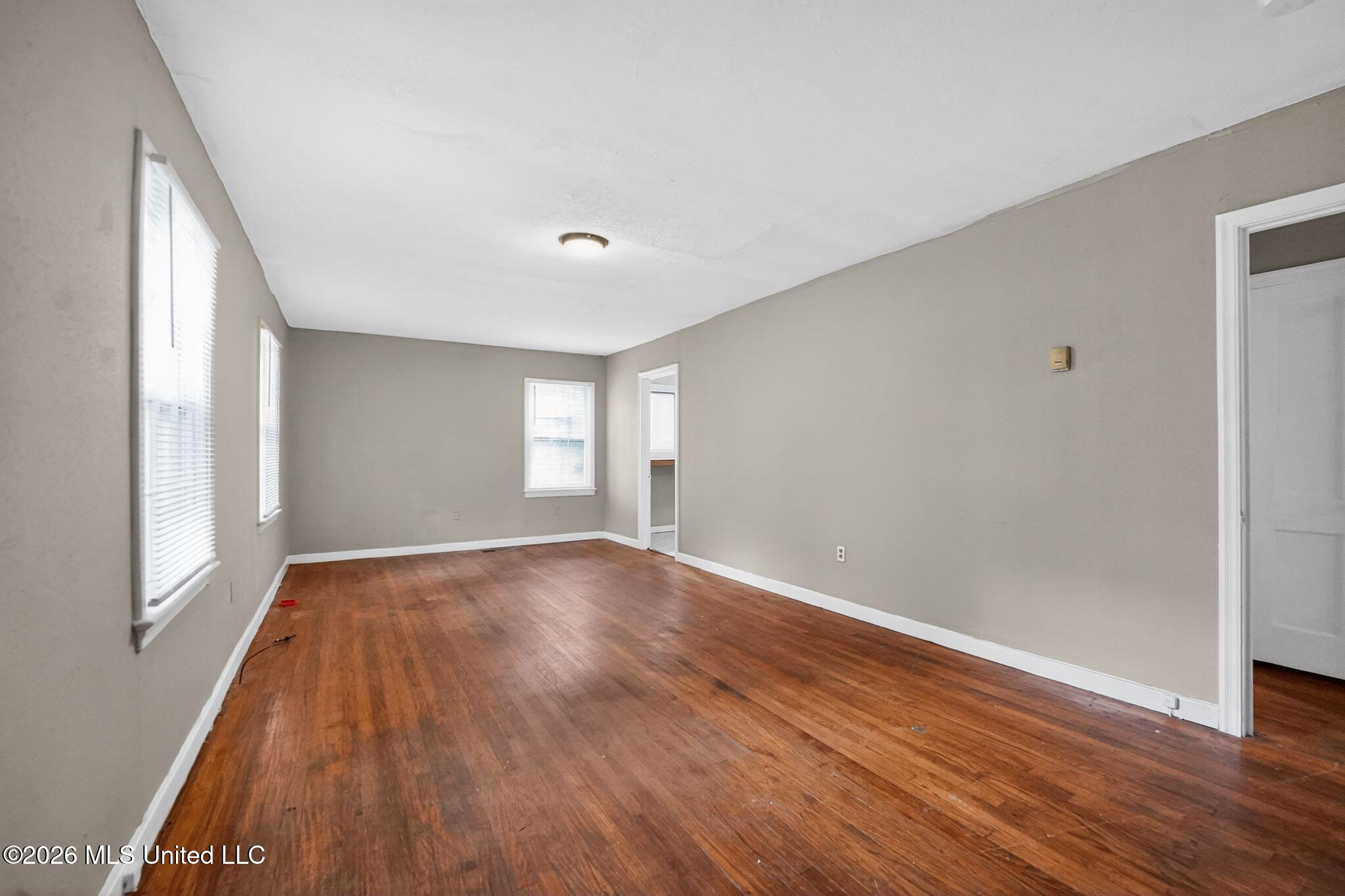 617 Woodbury Road Property Photo 6