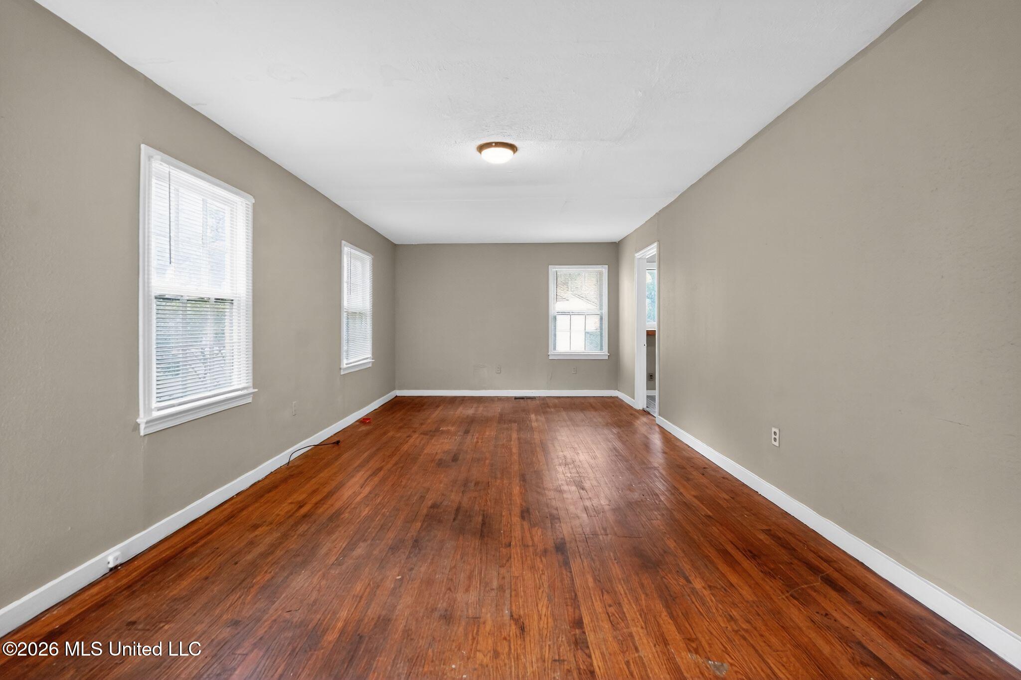 617 Woodbury Road Property Photo 7