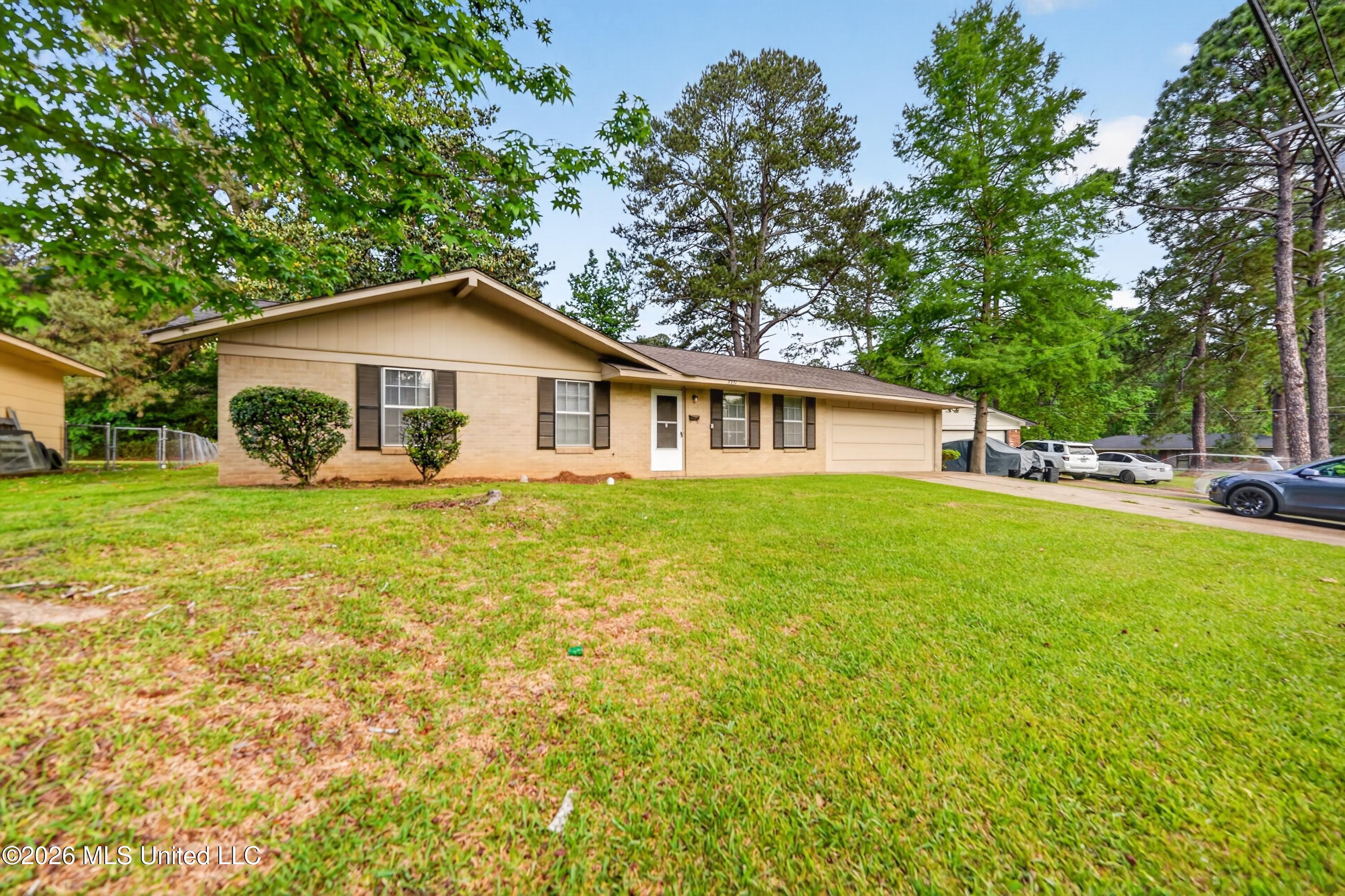 3009 Suncrest Drive Property Photo 3