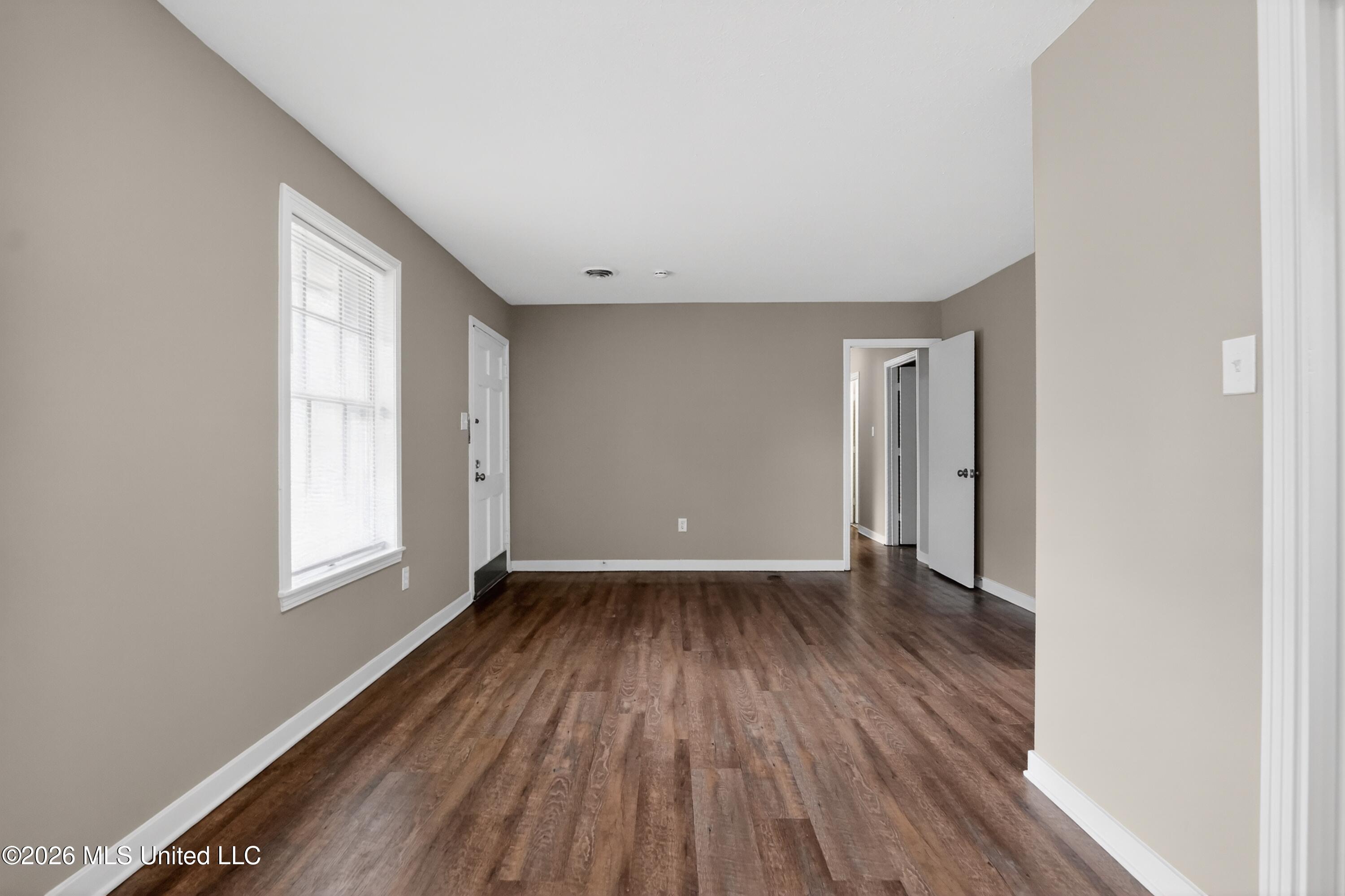 3009 Suncrest Drive Property Photo 5