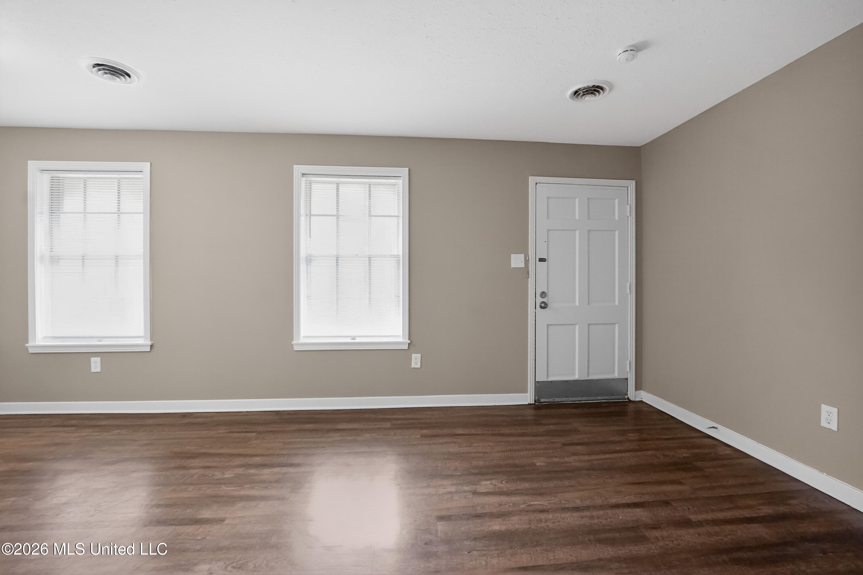 3009 Suncrest Drive Property Photo 6