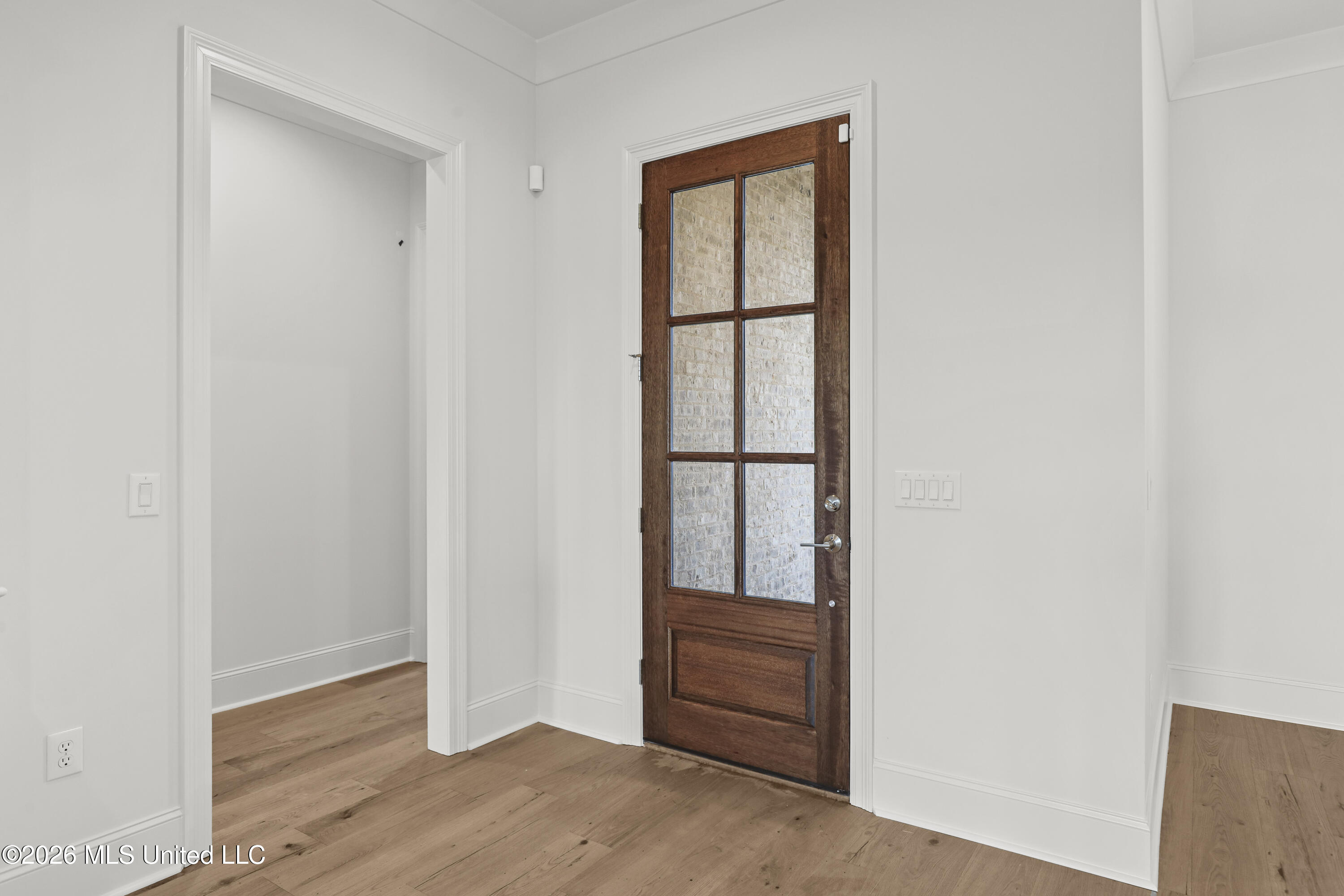 258 Caroline Boulevard Property Photo 4