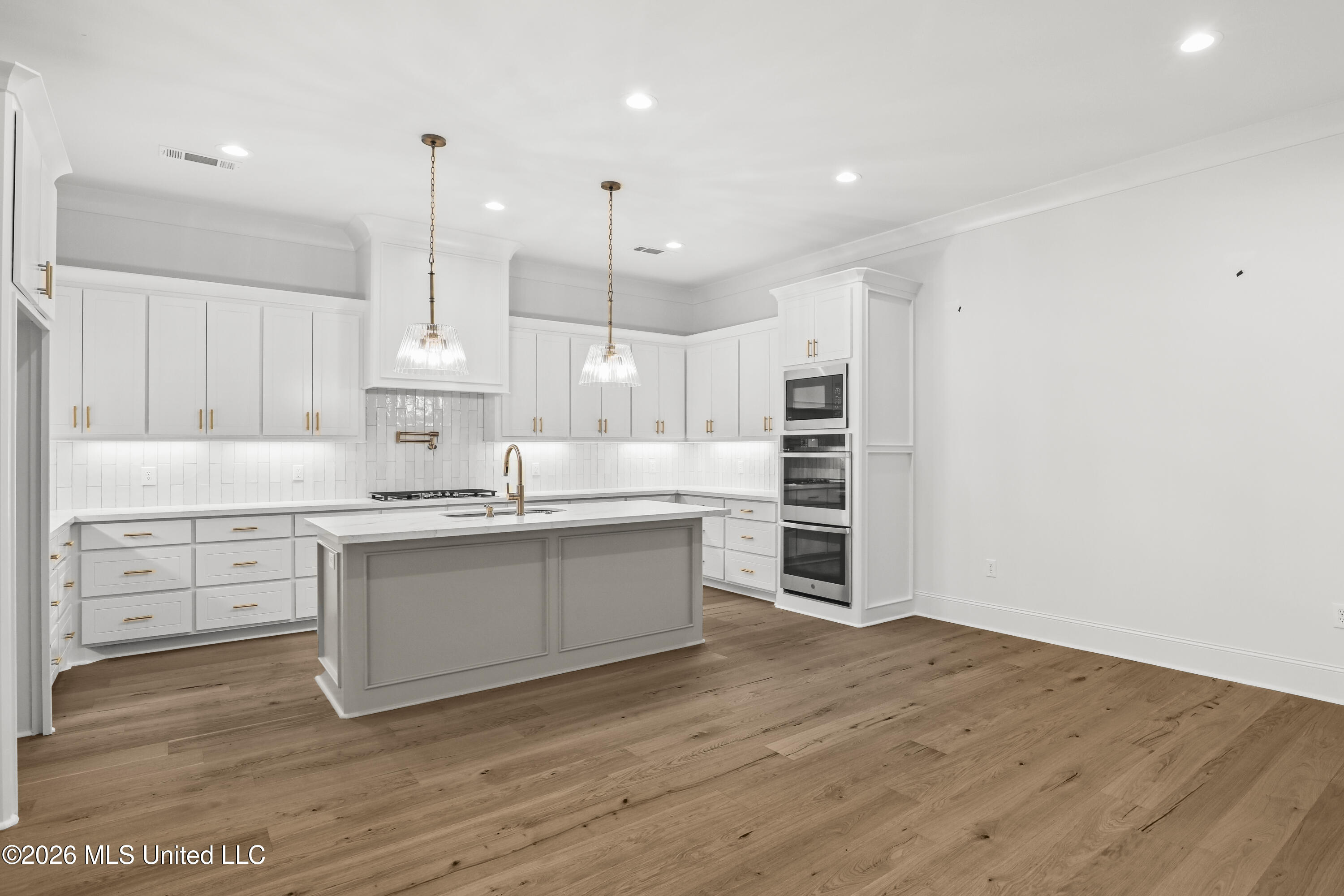 258 Caroline Boulevard Property Photo 13