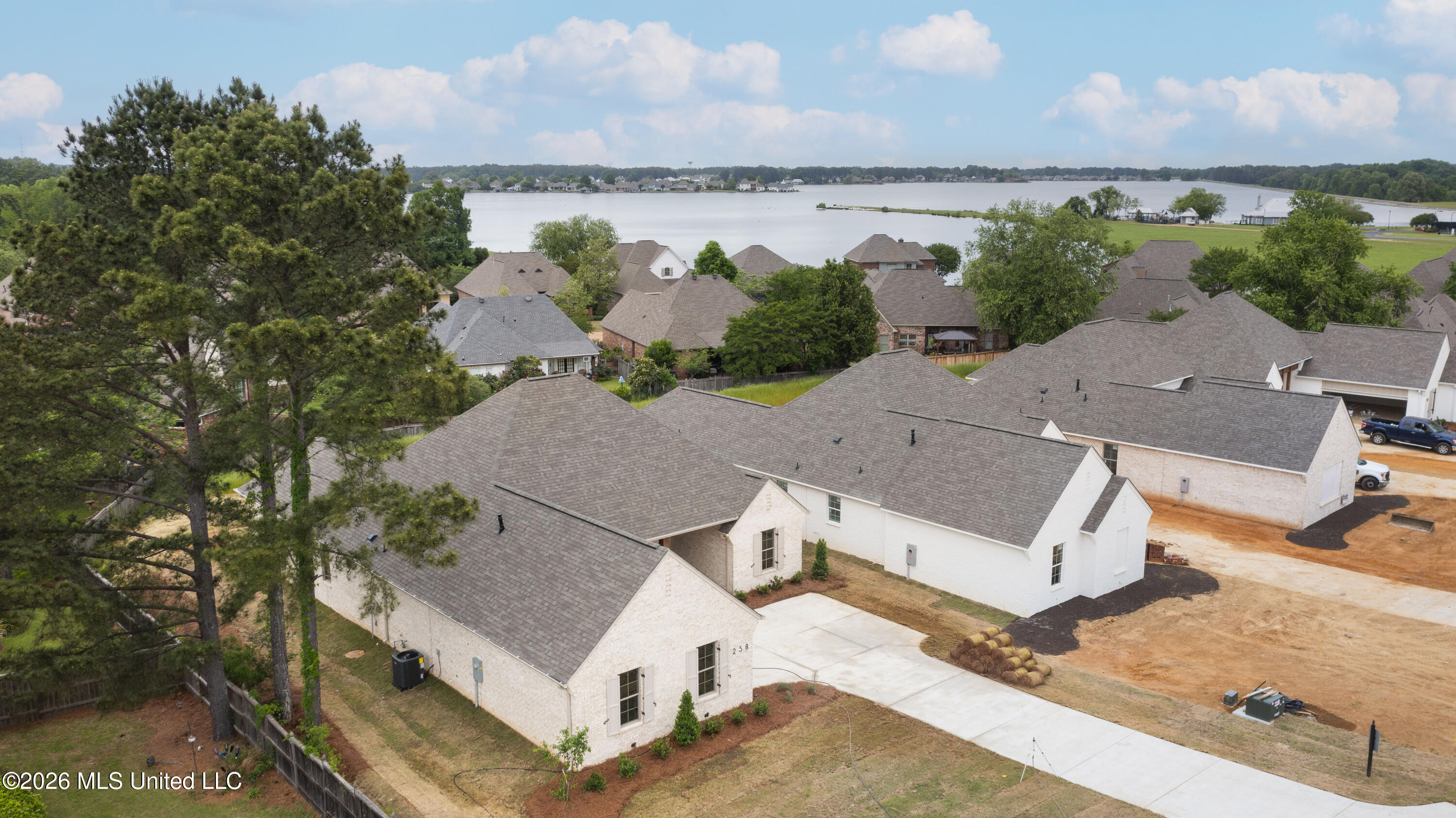 258 Caroline Boulevard Property Photo 47