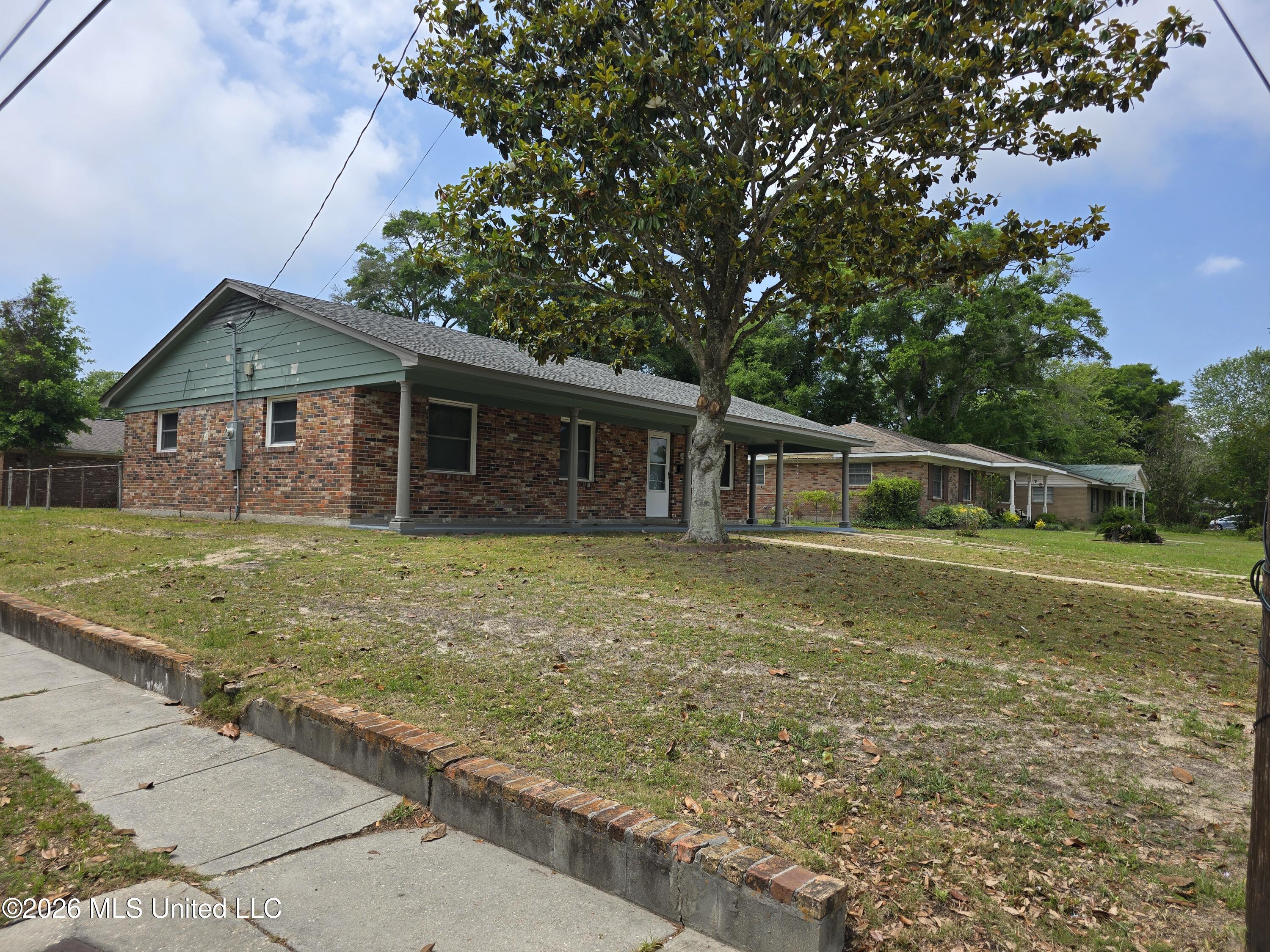 2330 Middlecoff Drive Property Photo 35
