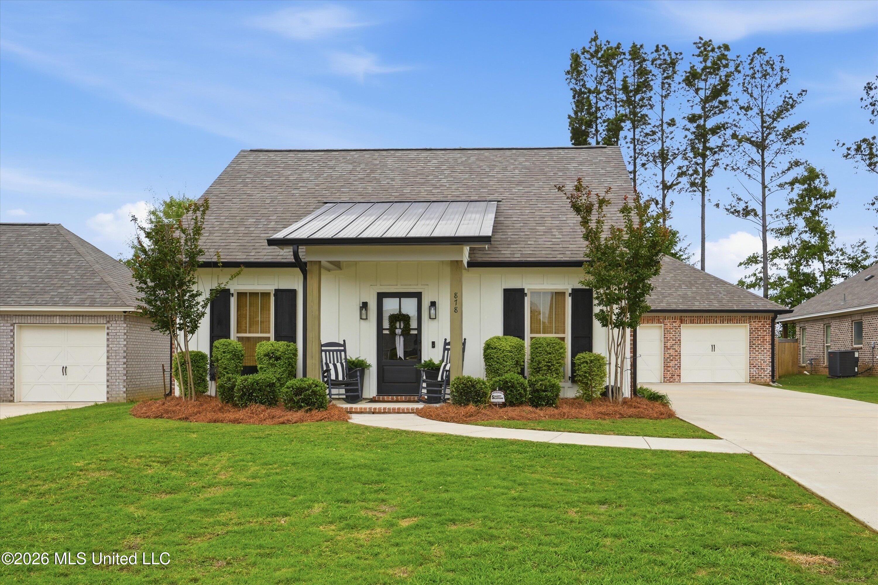878 Long Leaf Circle Property Photo 1