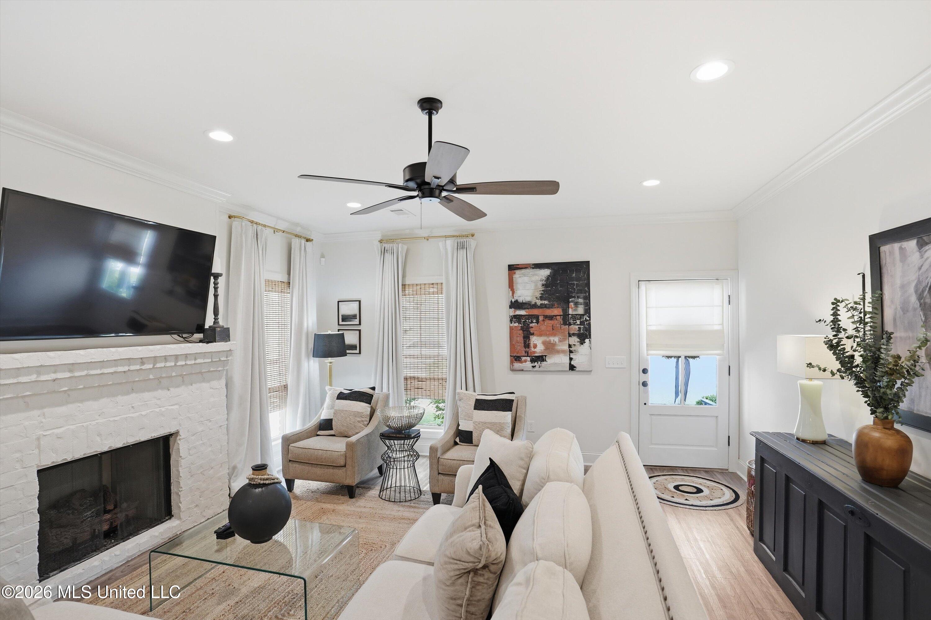 878 Long Leaf Circle Property Photo 6