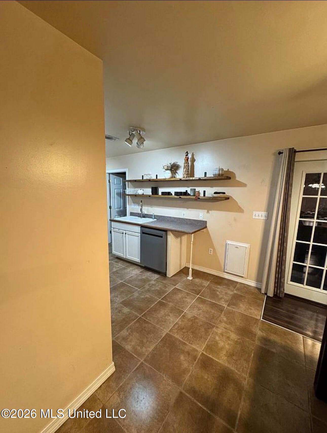 112 Spruce Street Property Photo 8