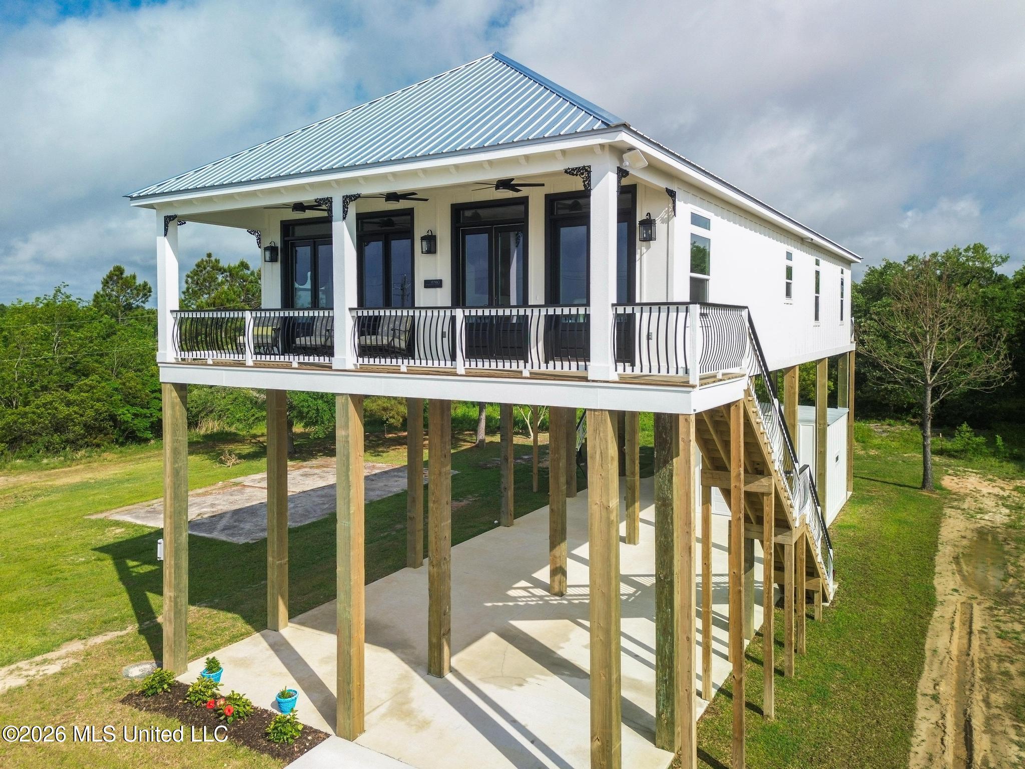 6180 S Beach Boulevard Property Photo 3