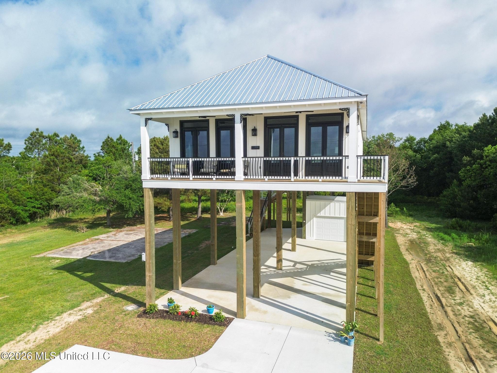 6180 S Beach Boulevard Property Photo 5