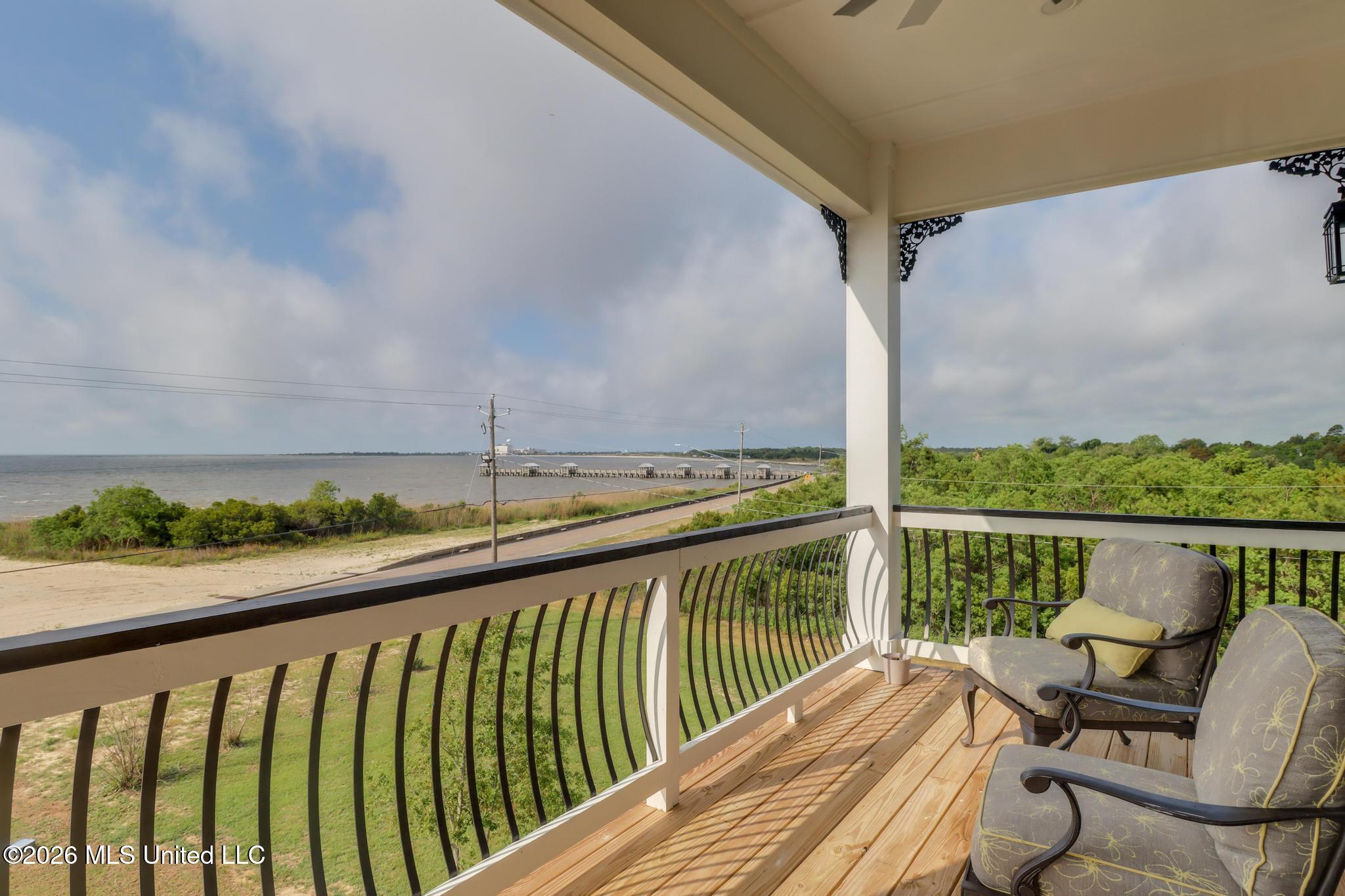 6180 S Beach Boulevard Property Photo 7