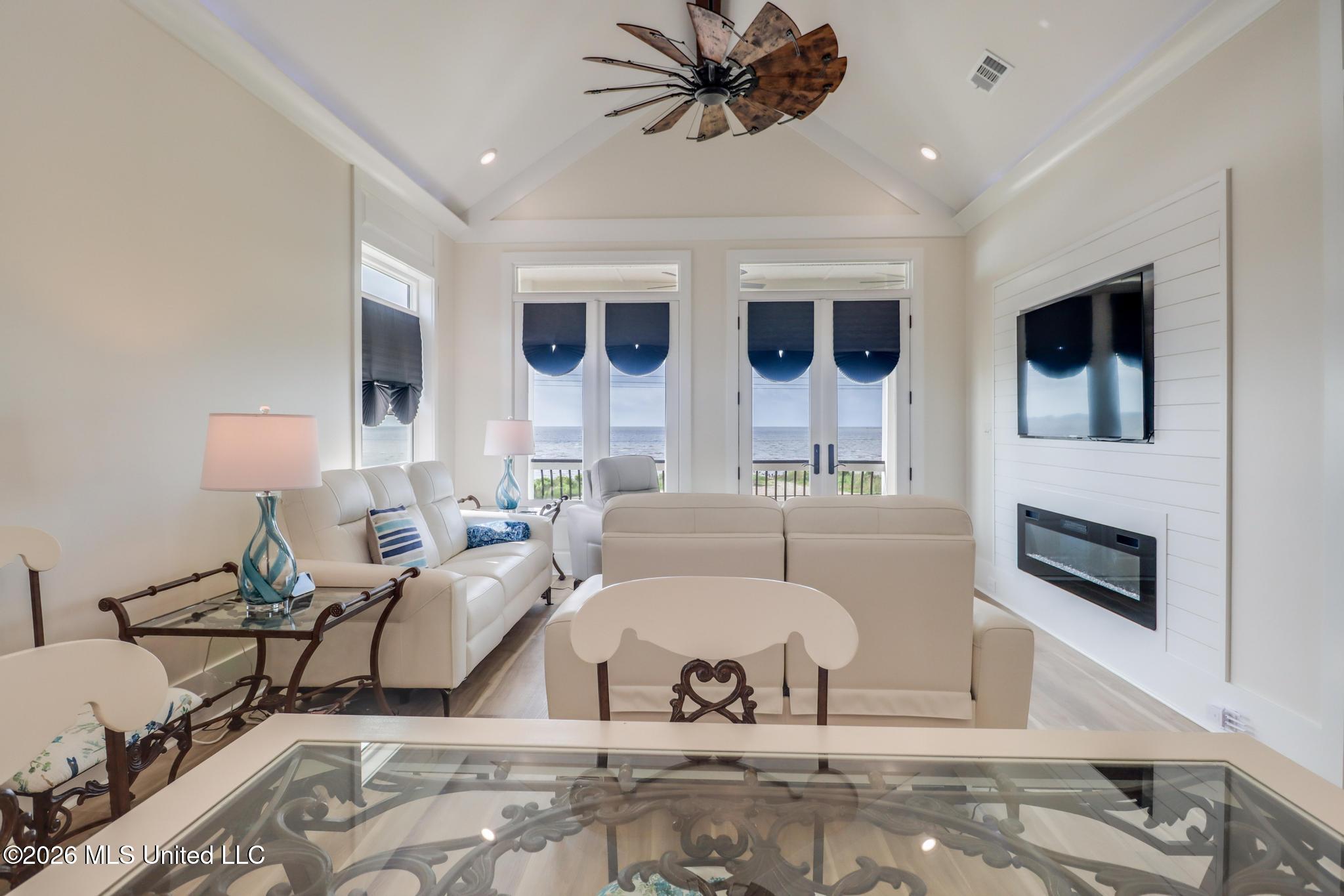 6180 S Beach Boulevard Property Photo 17