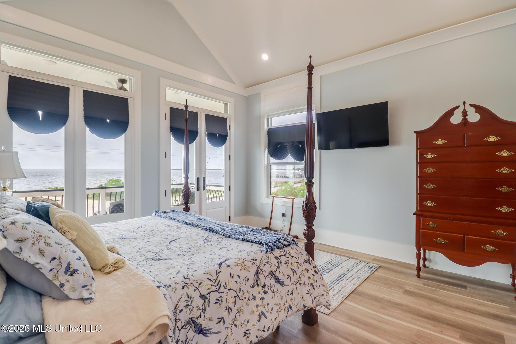 6180 S Beach Boulevard Property Photo 18
