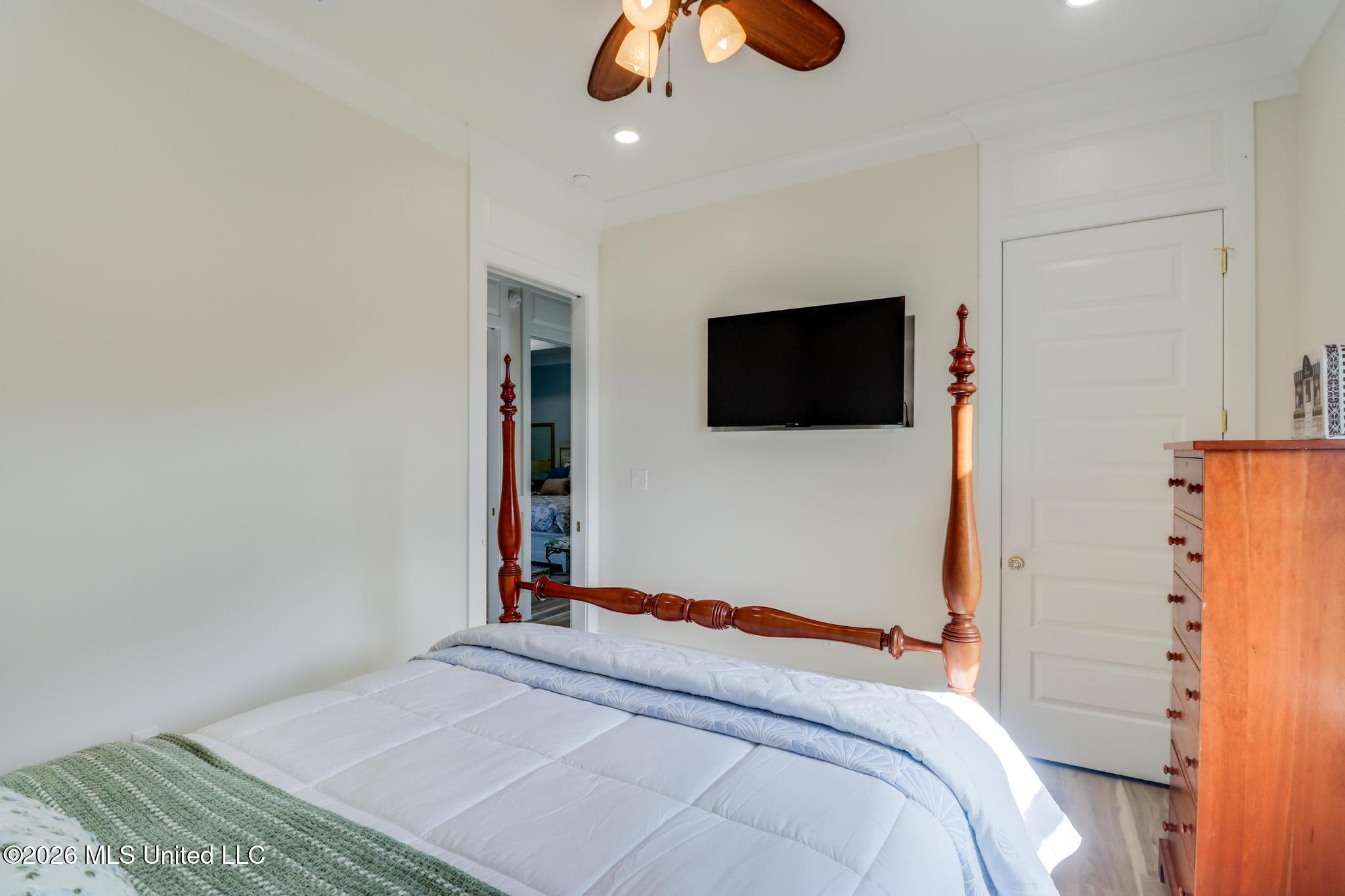 6180 S Beach Boulevard Property Photo 26