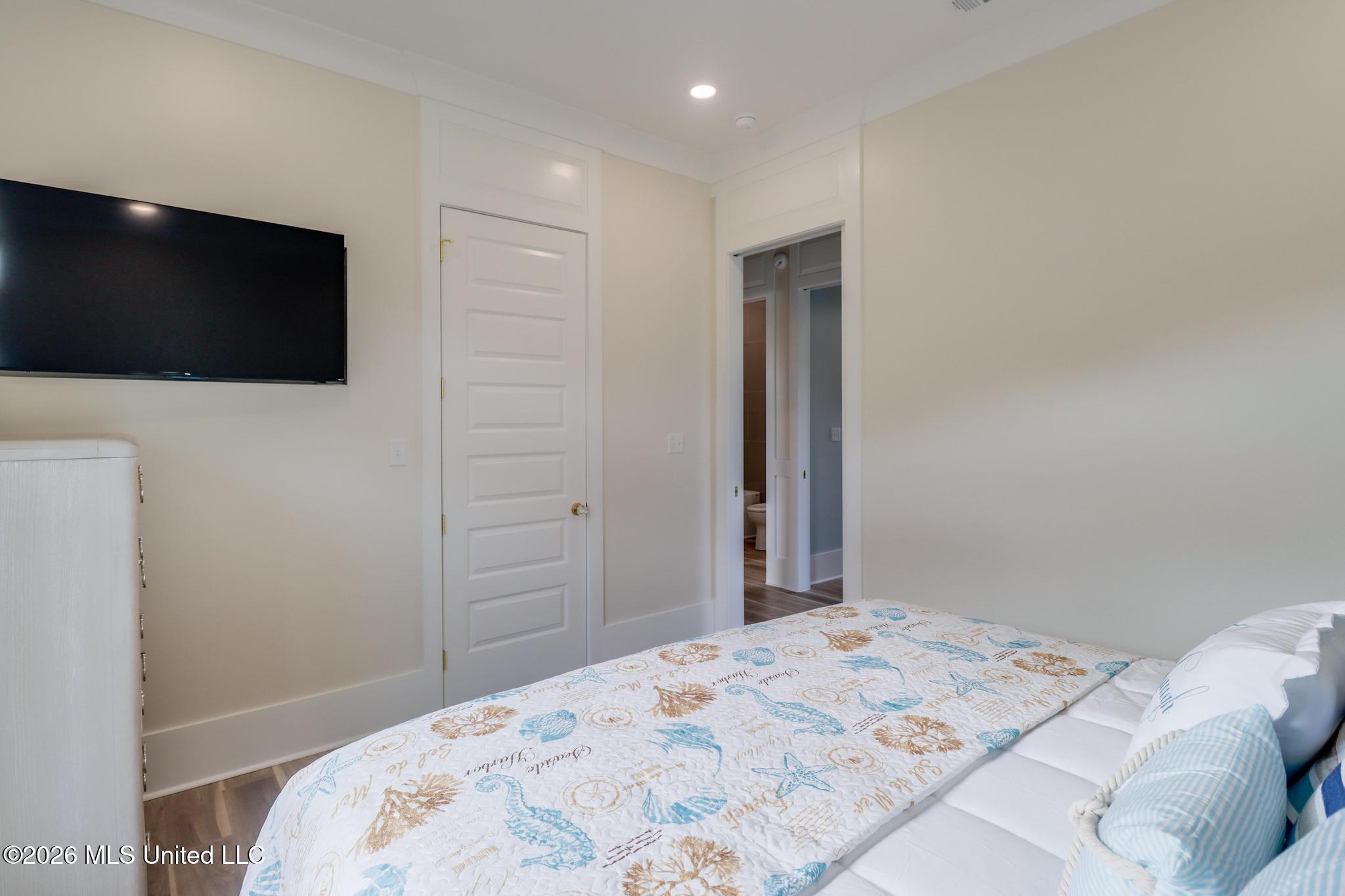 6180 S Beach Boulevard Property Photo 29