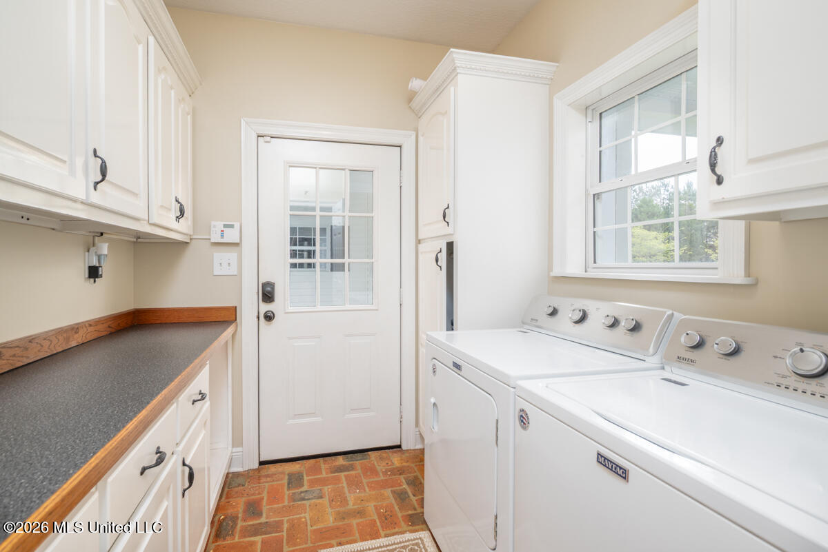 1814 Old Highway 24 Property Photo 6