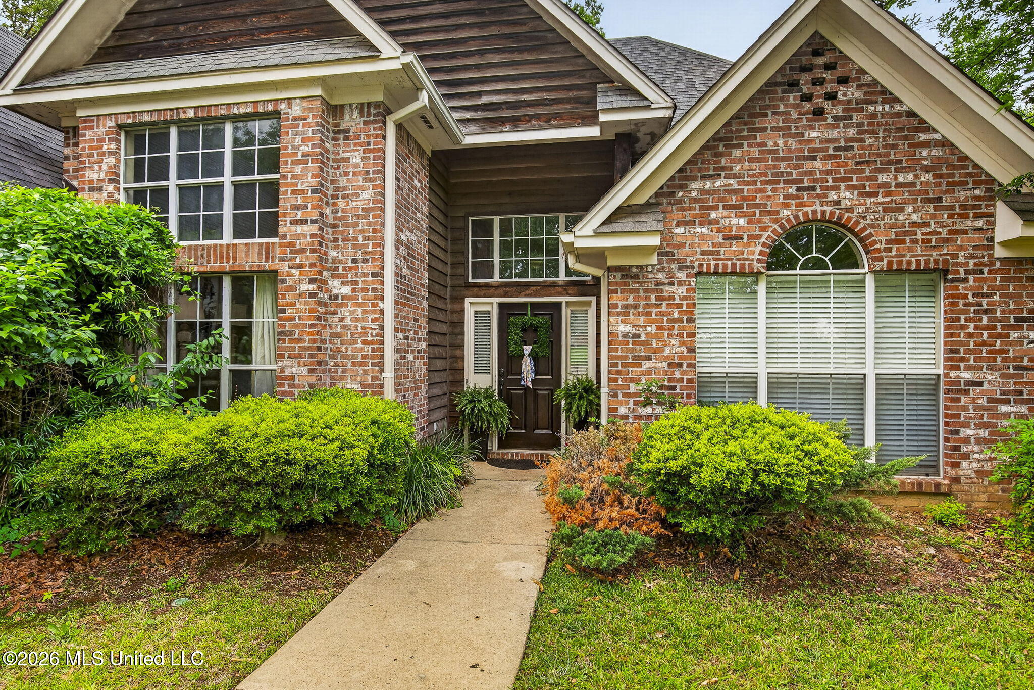 668 Hazelton Drive Property Photo 4