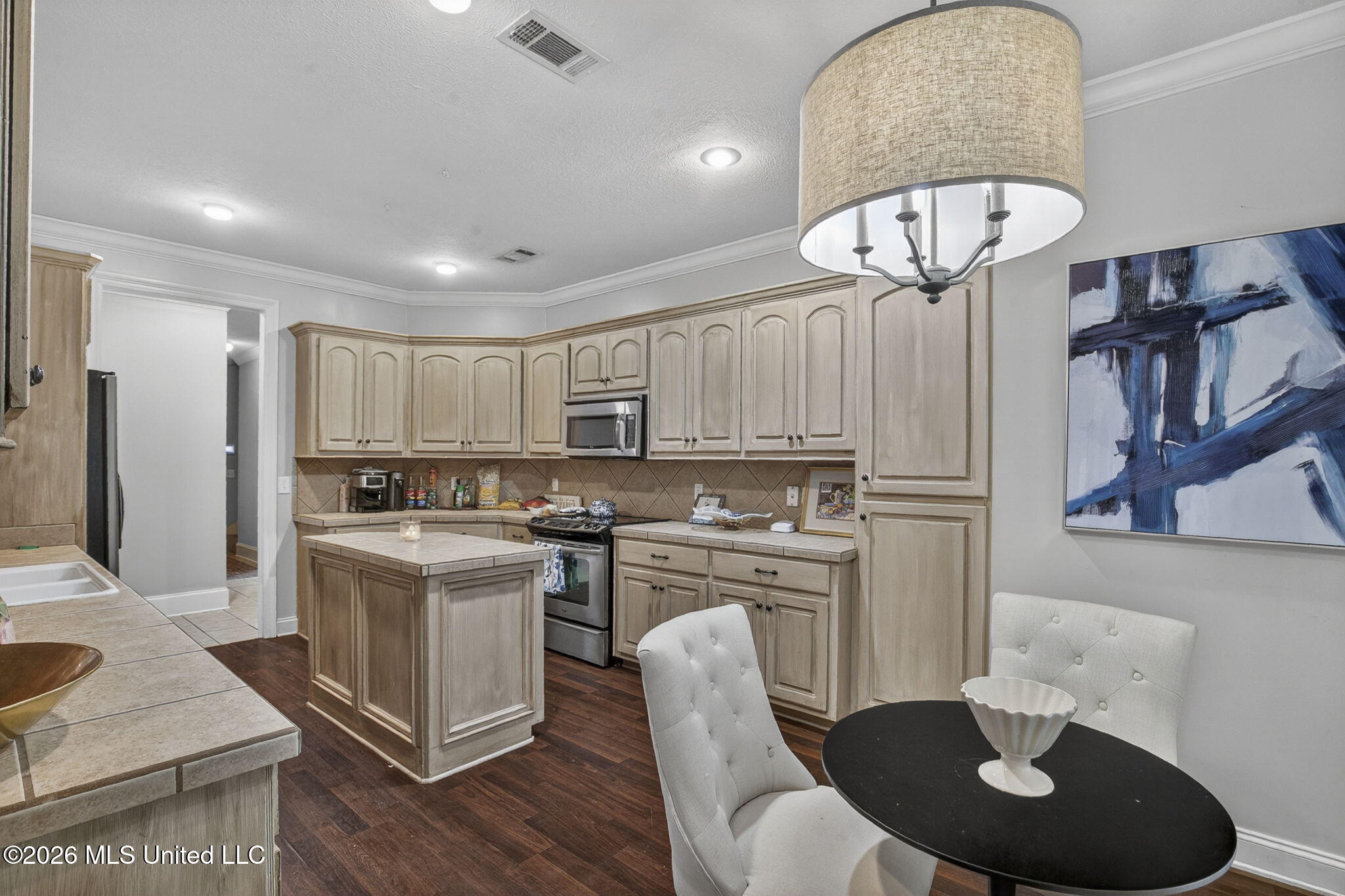 668 Hazelton Drive Property Photo 14