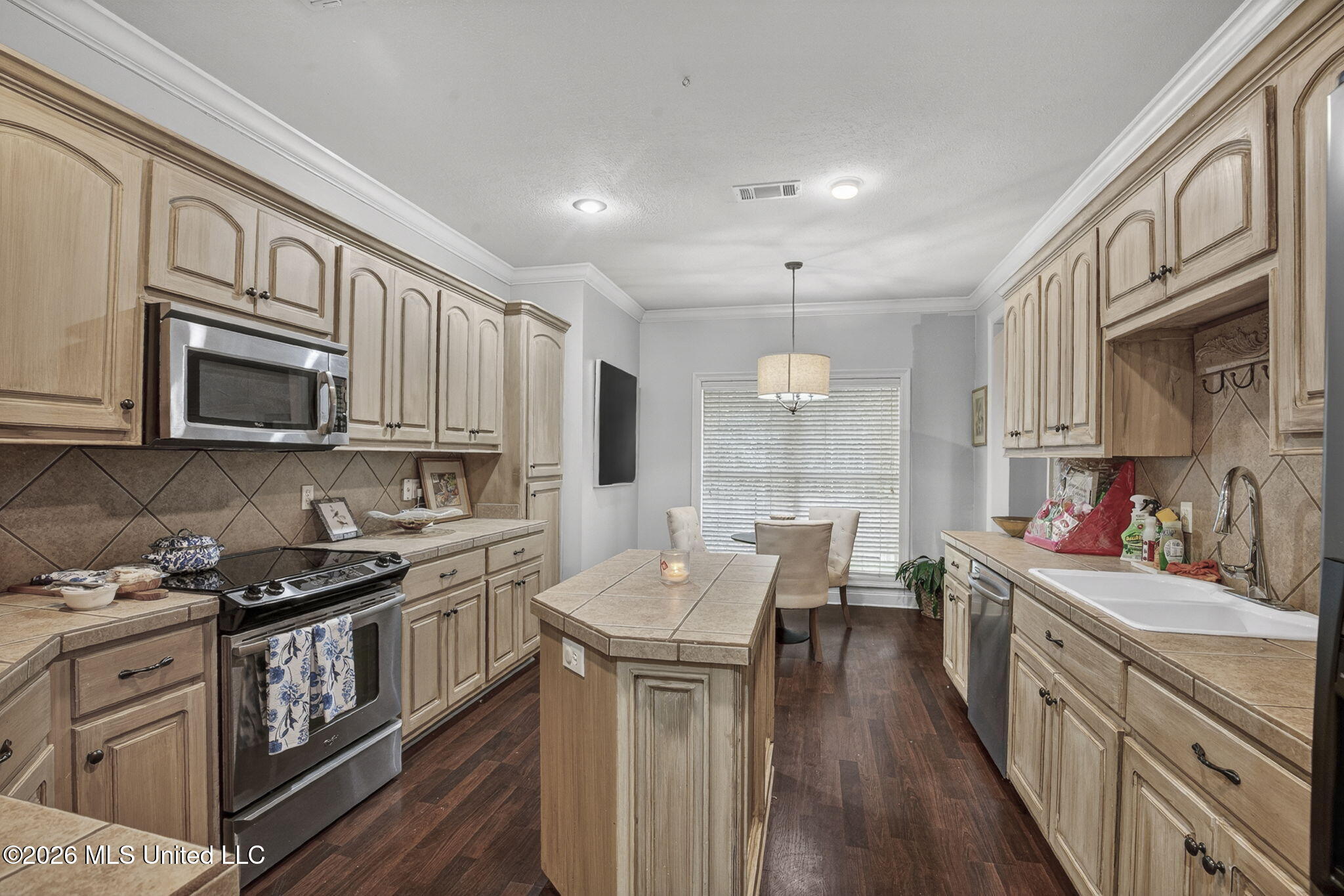 668 Hazelton Drive Property Photo 16