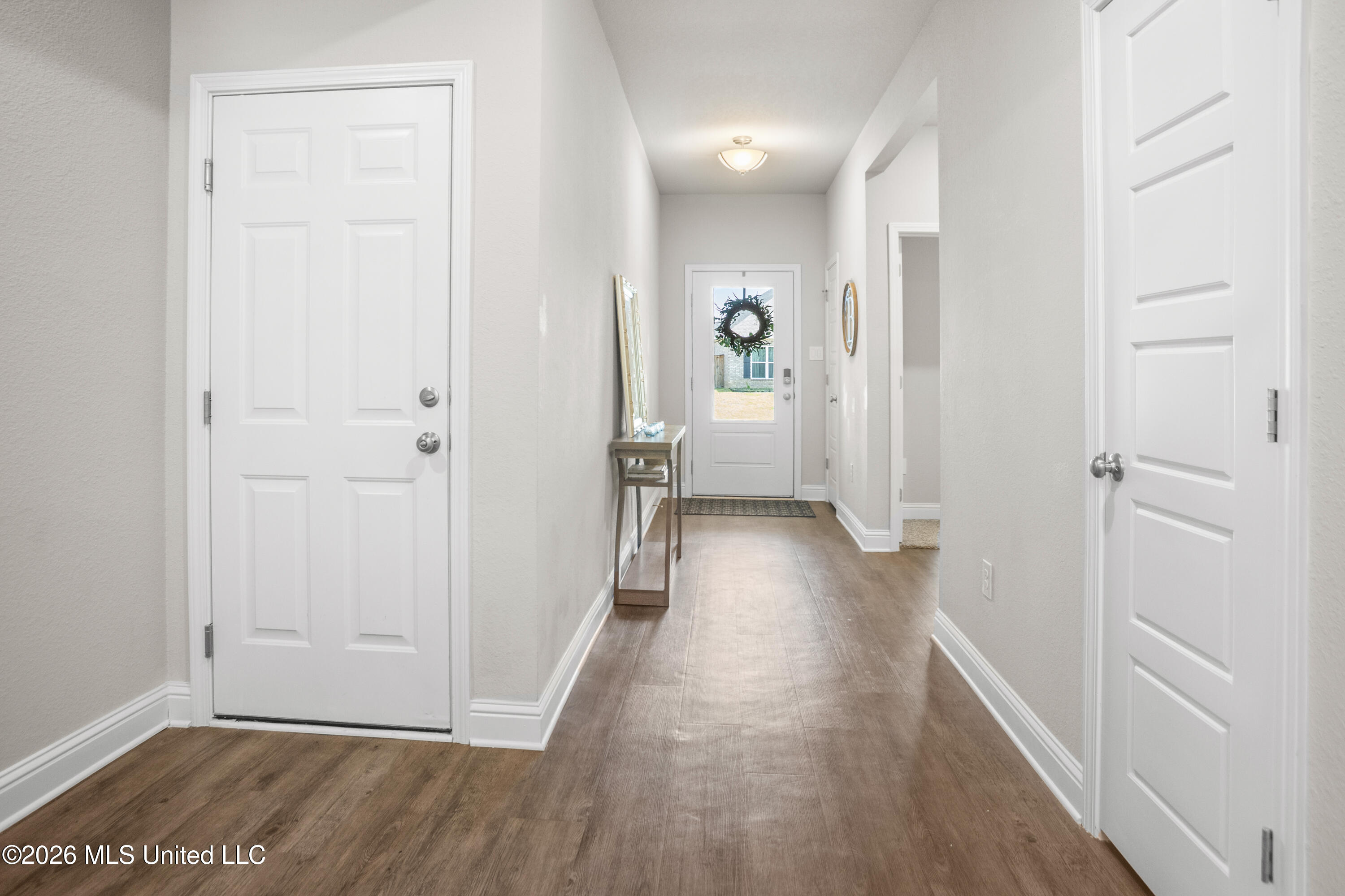5374 Leeds Lane Property Photo 2