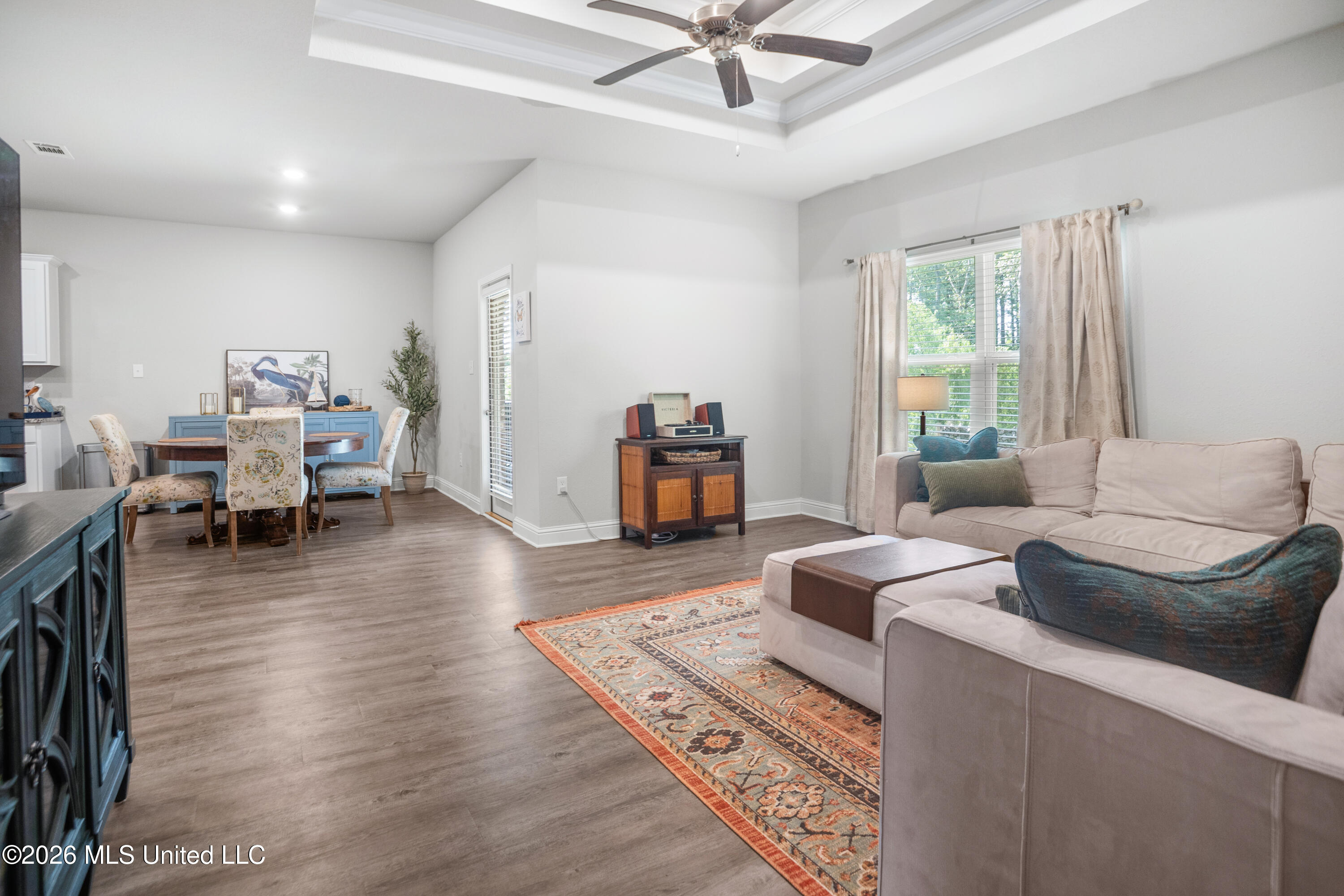 5374 Leeds Lane Property Photo 4