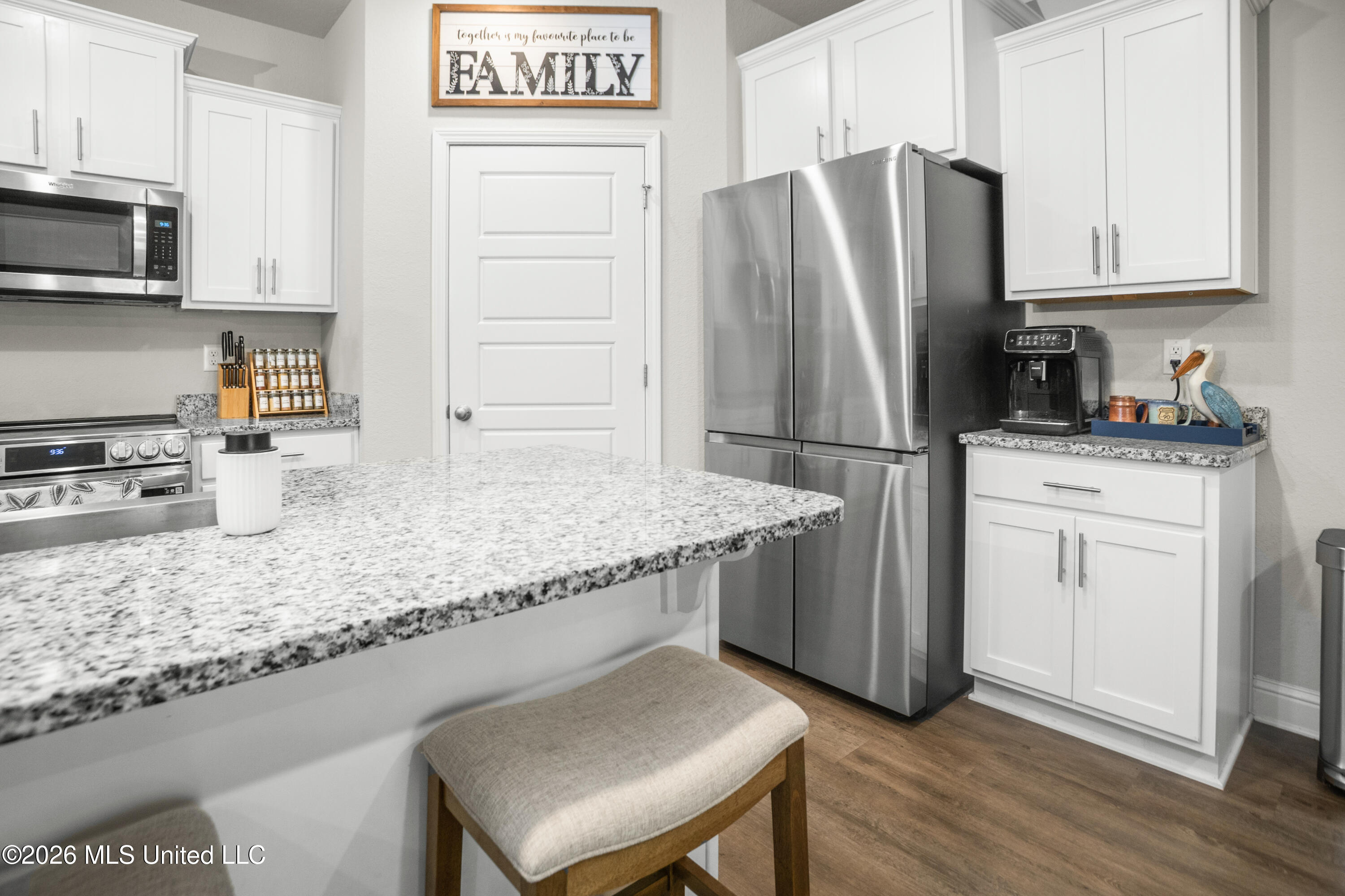 5374 Leeds Lane Property Photo 6