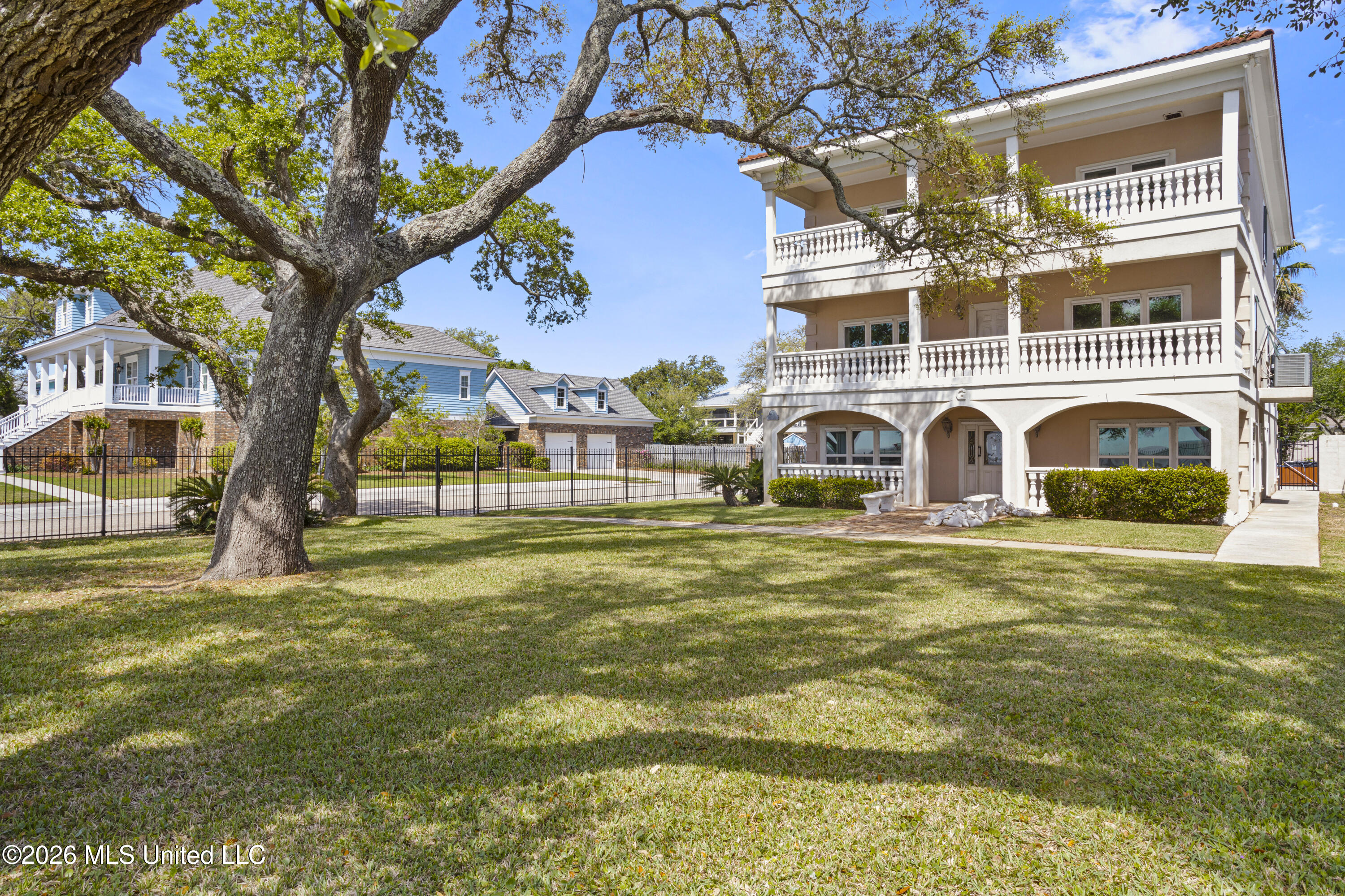 1100 E Beach Boulevard Property Photo 1