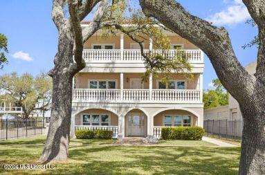 1100 E Beach Boulevard Property Photo 2