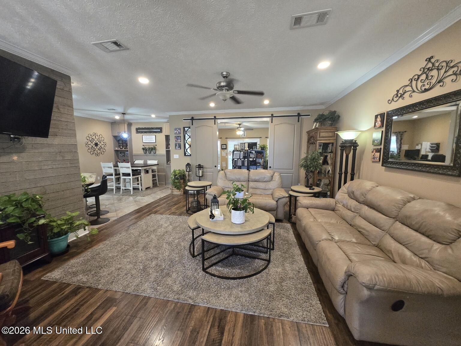 7021 Chinquapin Court Property Photo 6