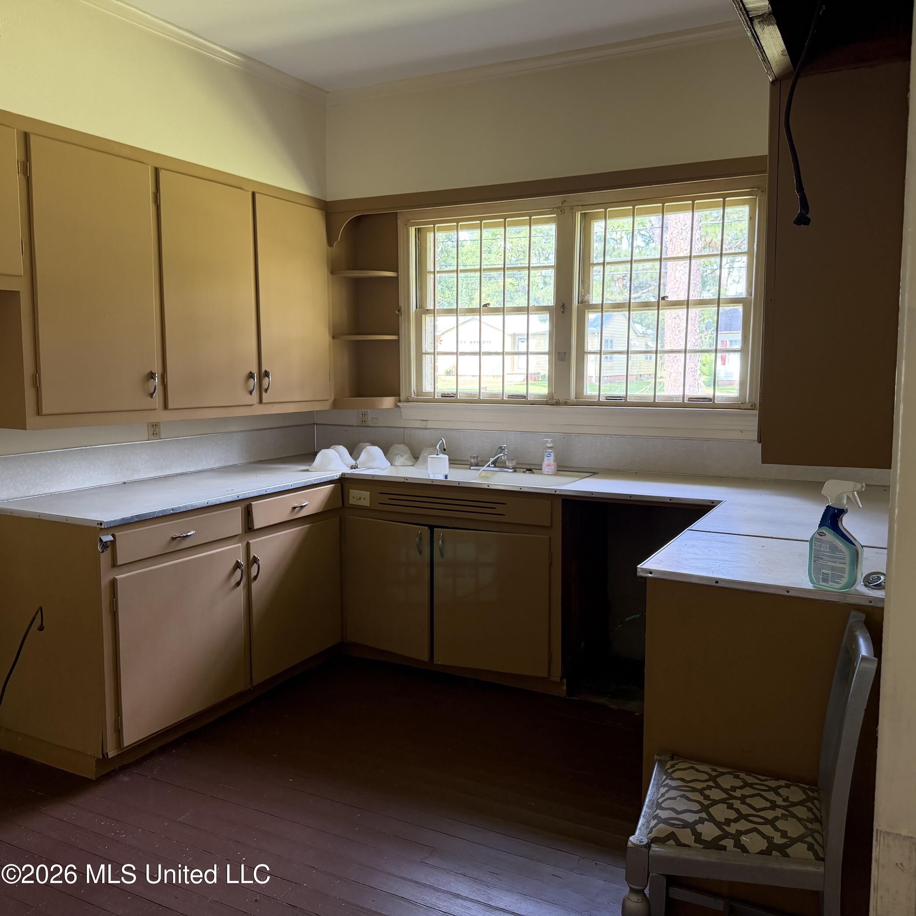 260 N Davis Street Property Photo 4