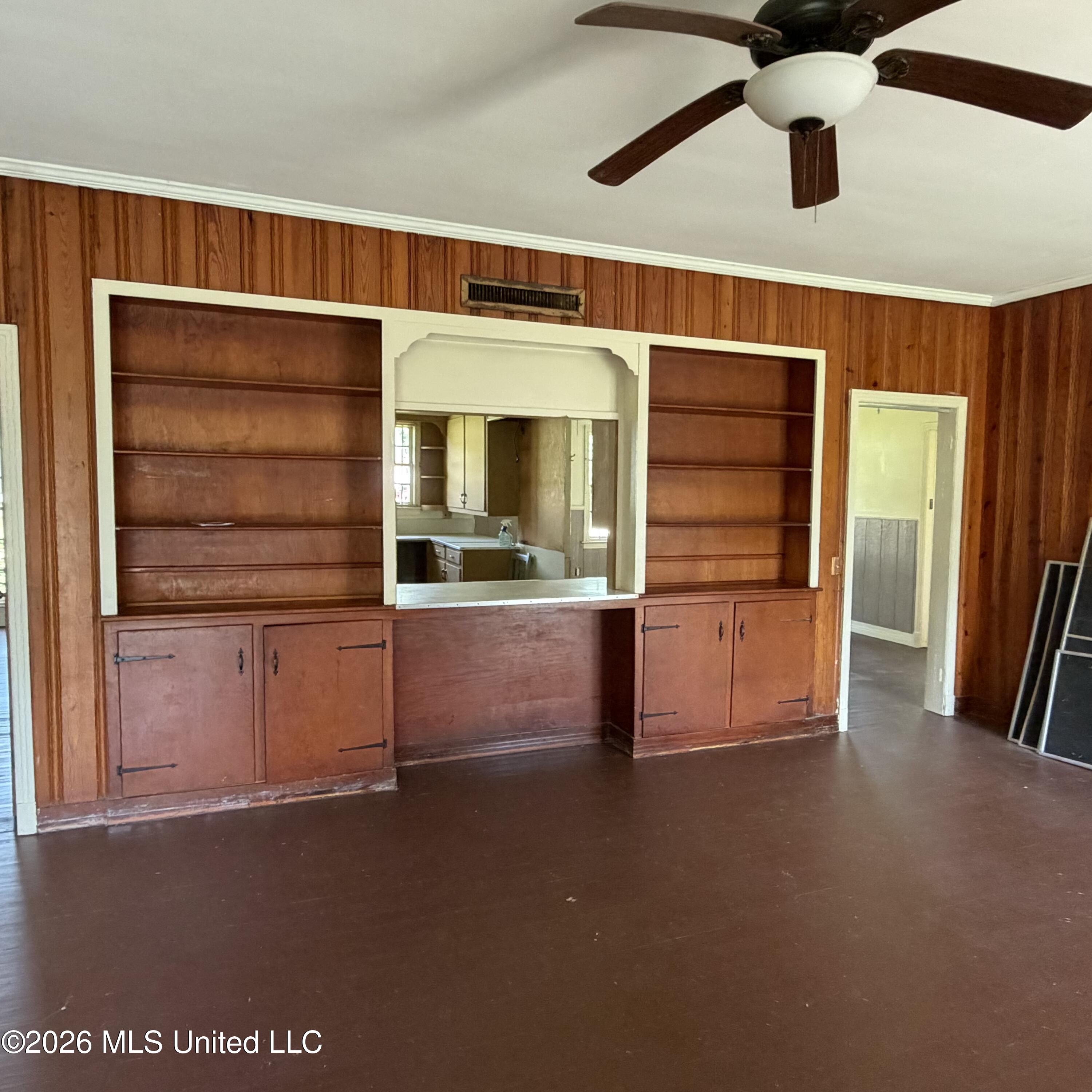 260 N Davis Street Property Photo 6