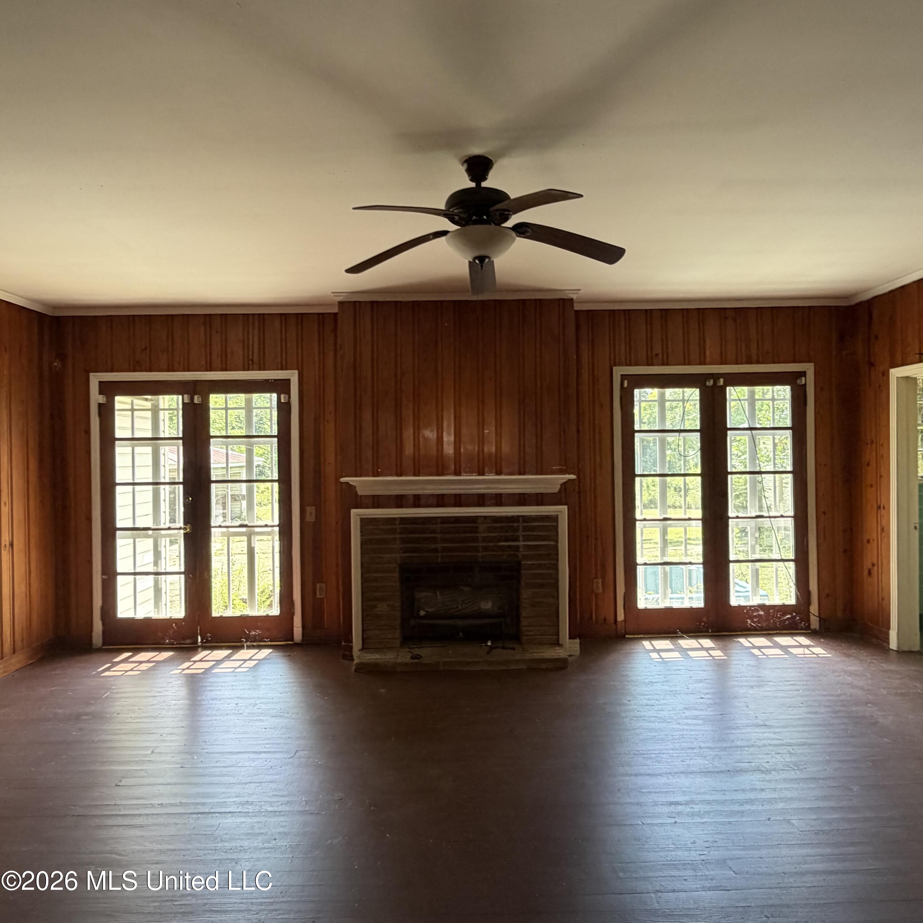 260 N Davis Street Property Photo 8