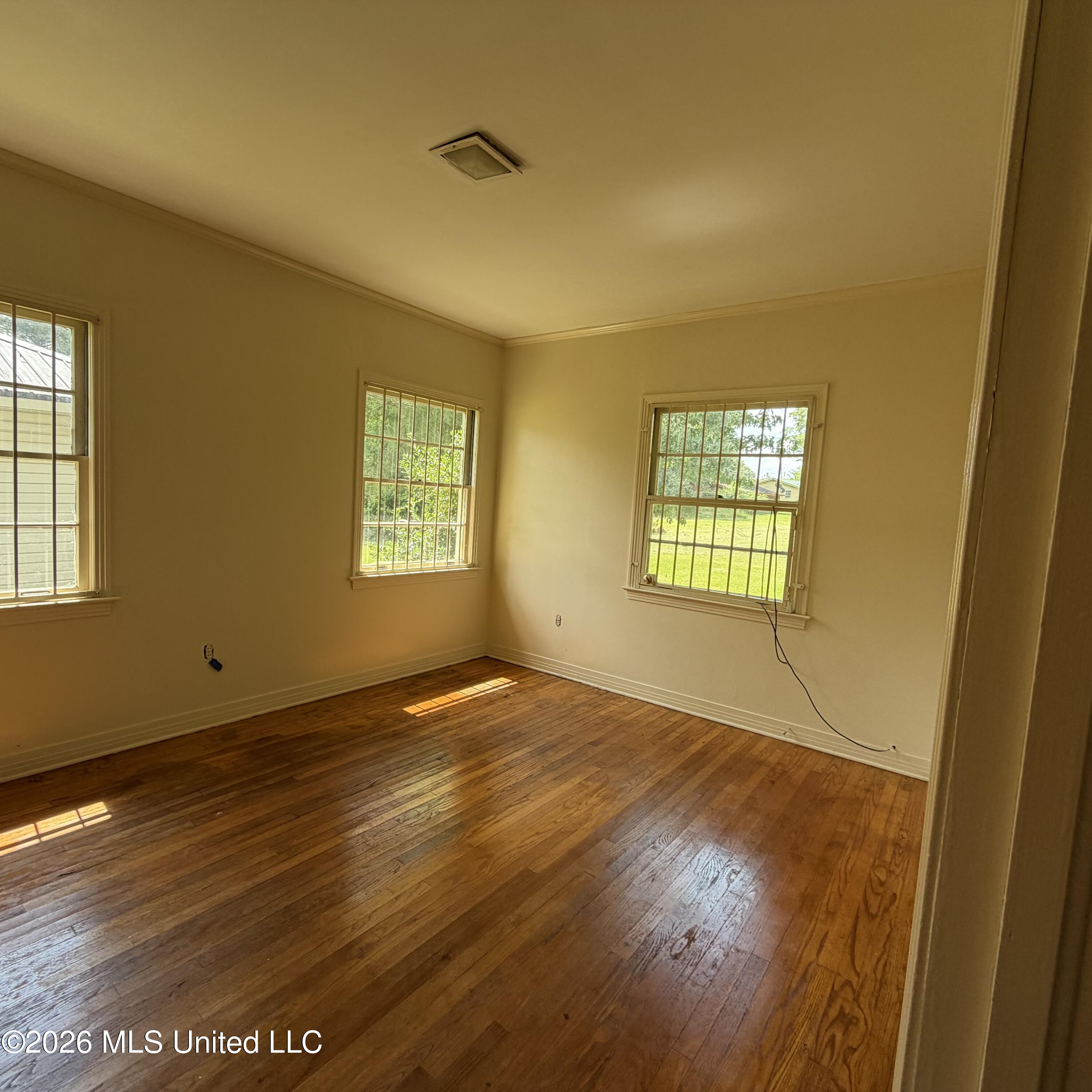 260 N Davis Street Property Photo 11
