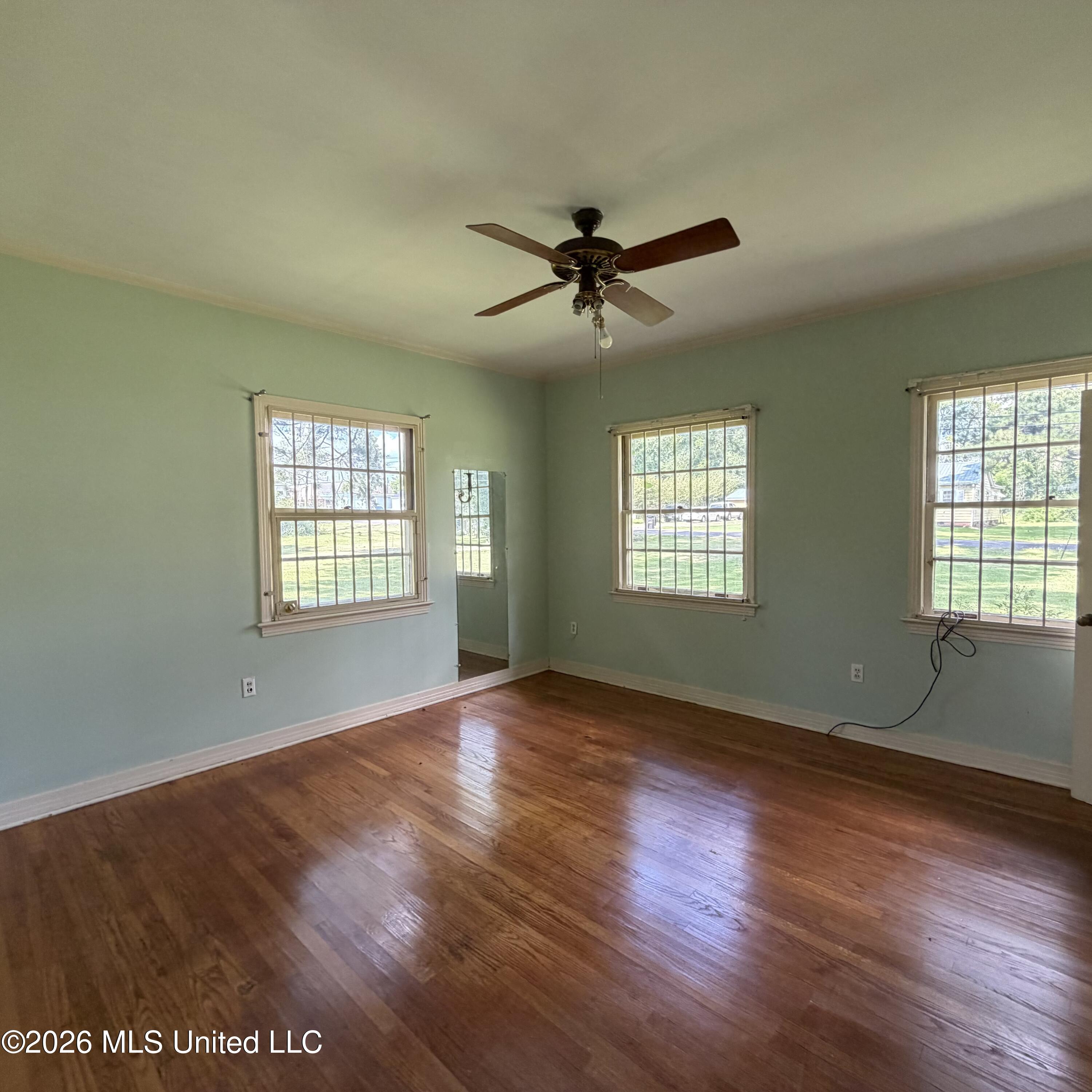 260 N Davis Street Property Photo 12