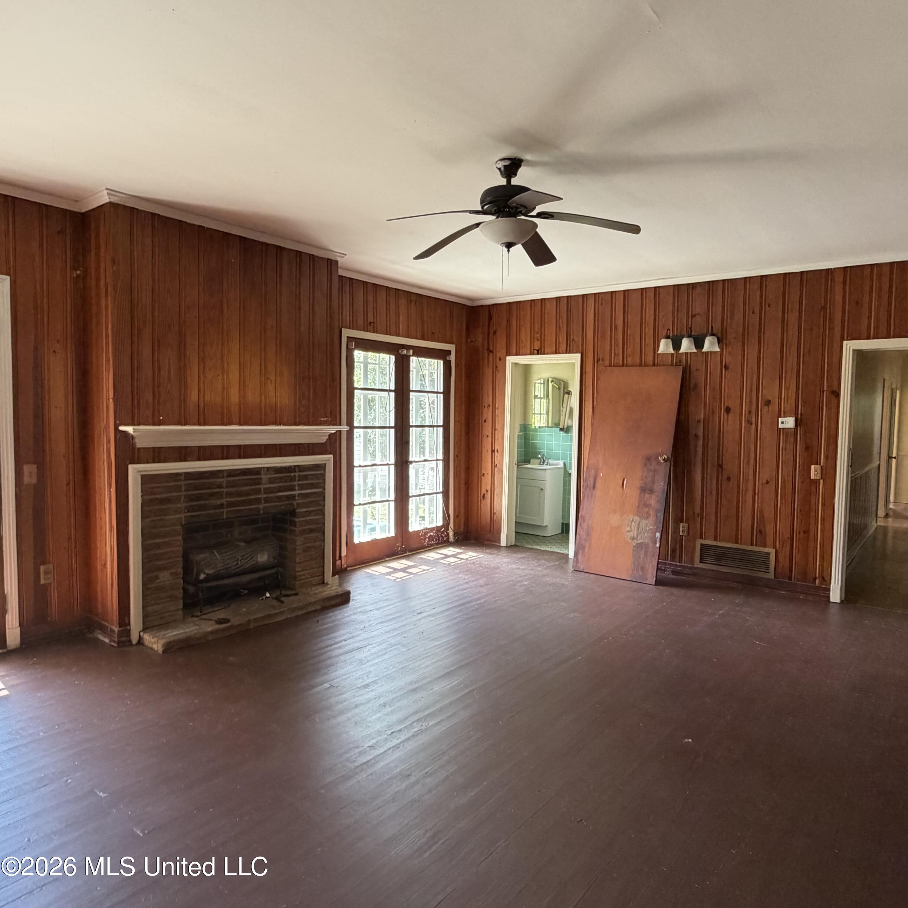 260 N Davis Street Property Photo 16