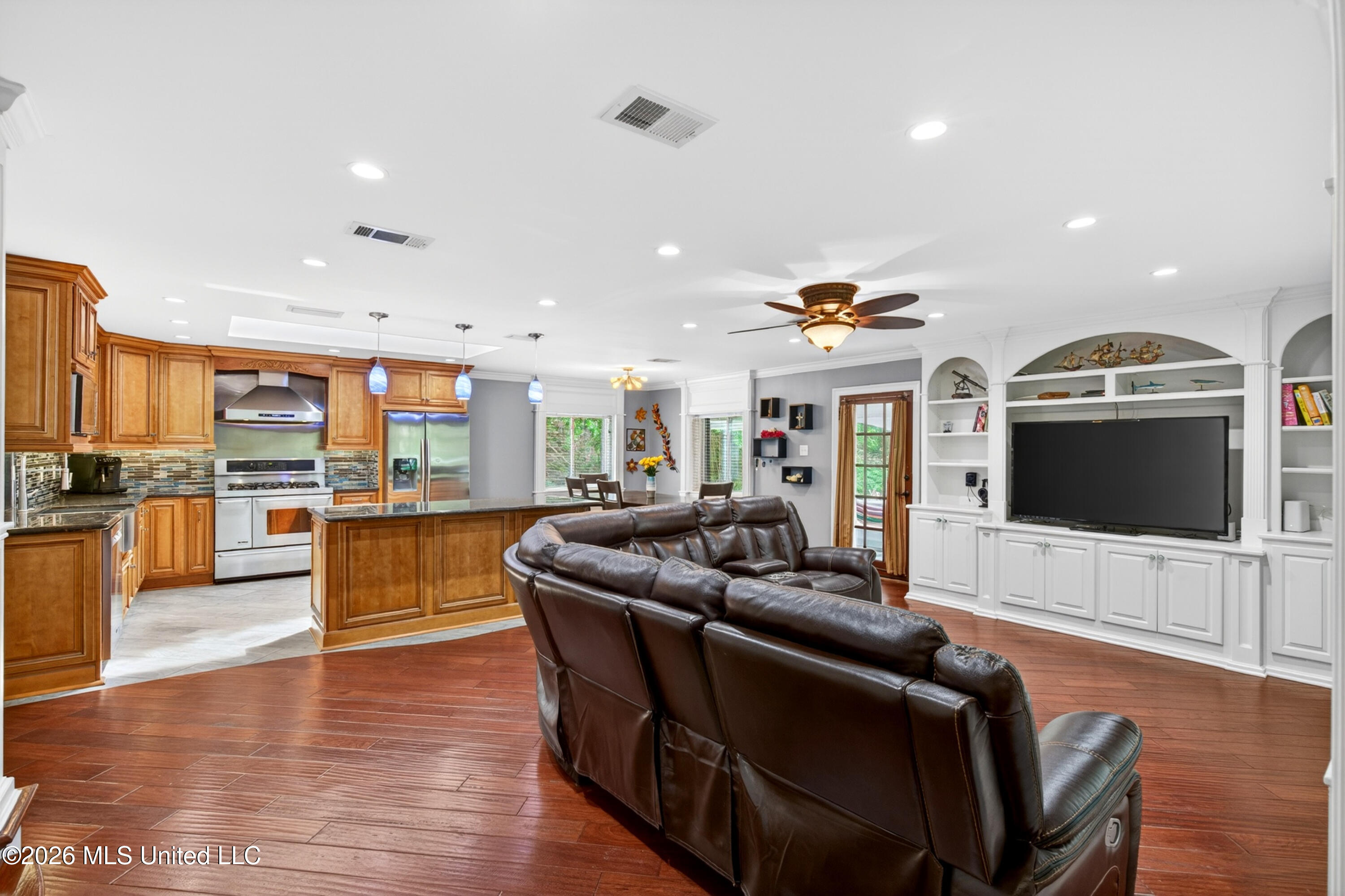 501 Forest Hill Drive Property Photo 6
